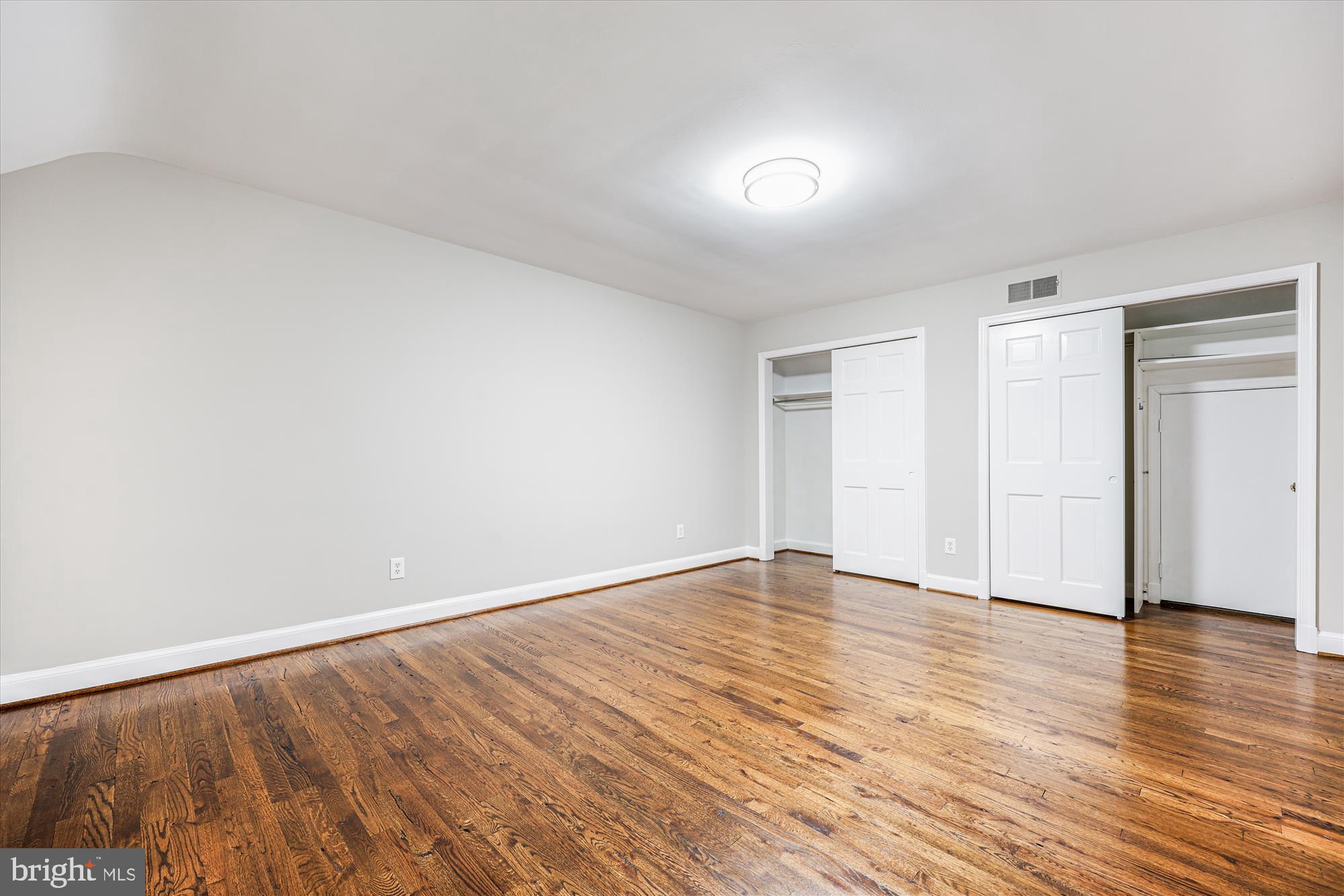 BRADLEY HILLS GROVE - Residential