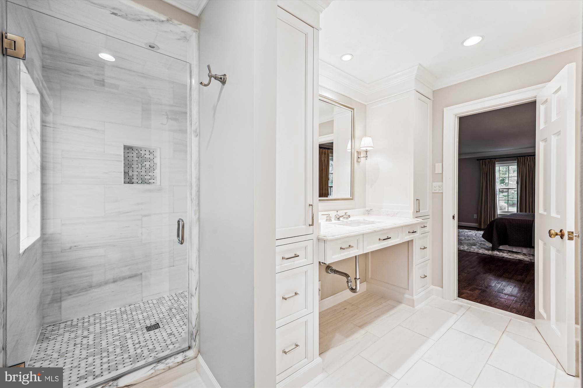 BRADLEY HILLS GROVE - Residential