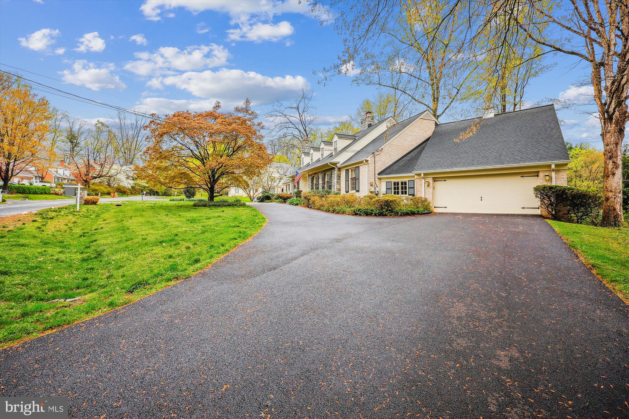 BRADLEY HILLS GROVE - Residential