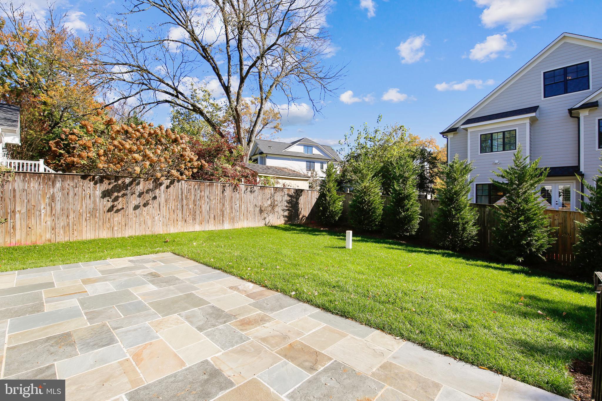 HILLMEAD - Residential