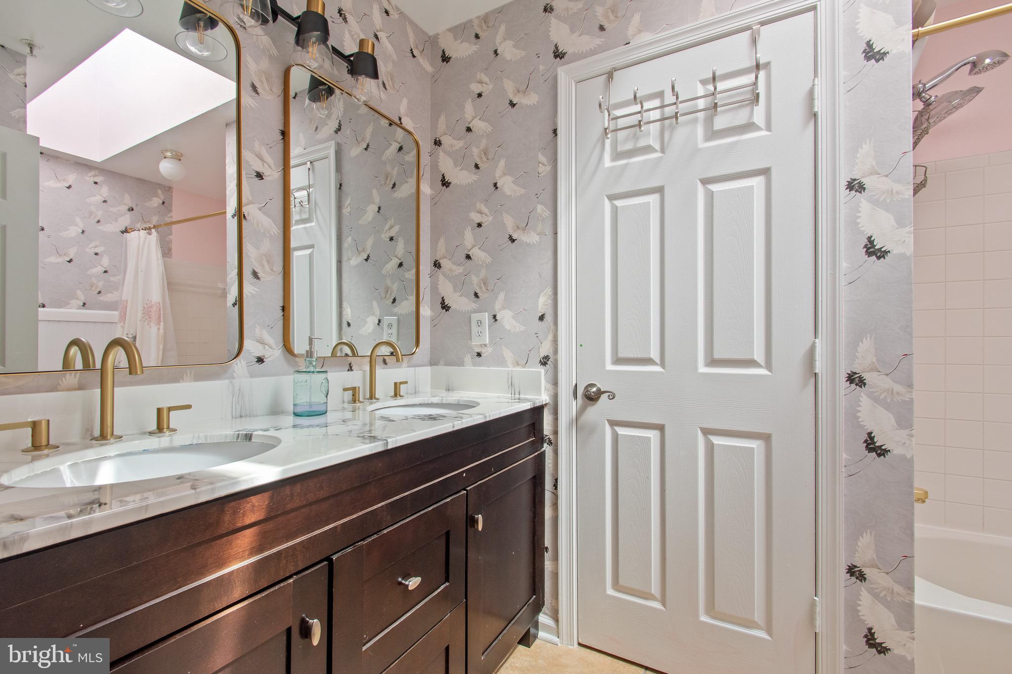 MAPLE WOODS - Residential Lease