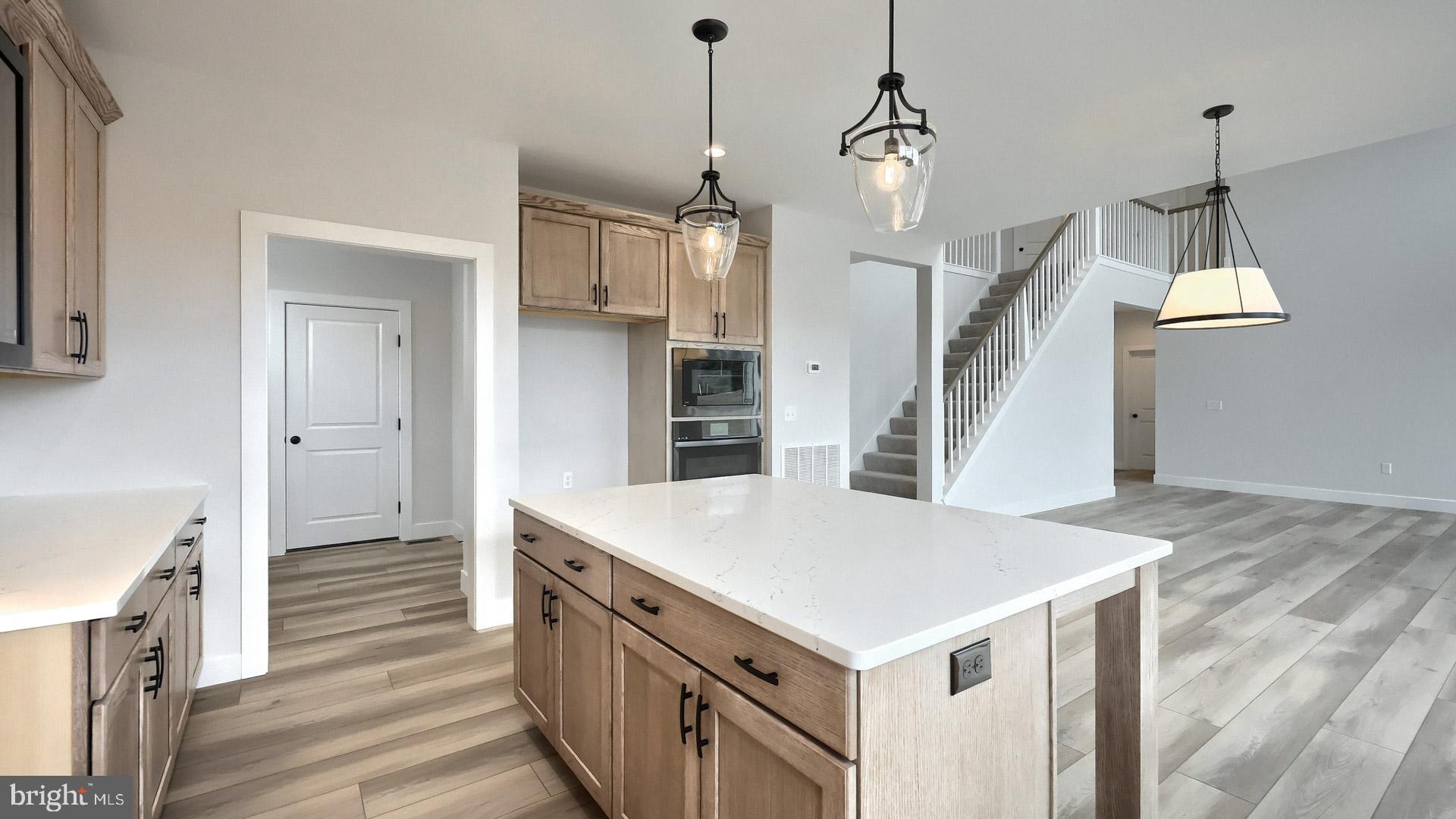 THE MEADOWS AT COLONIAL CLUB - Residential