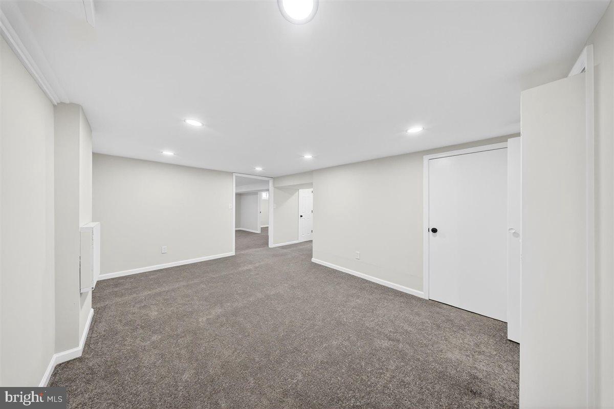 DEACONS WALK - Residential