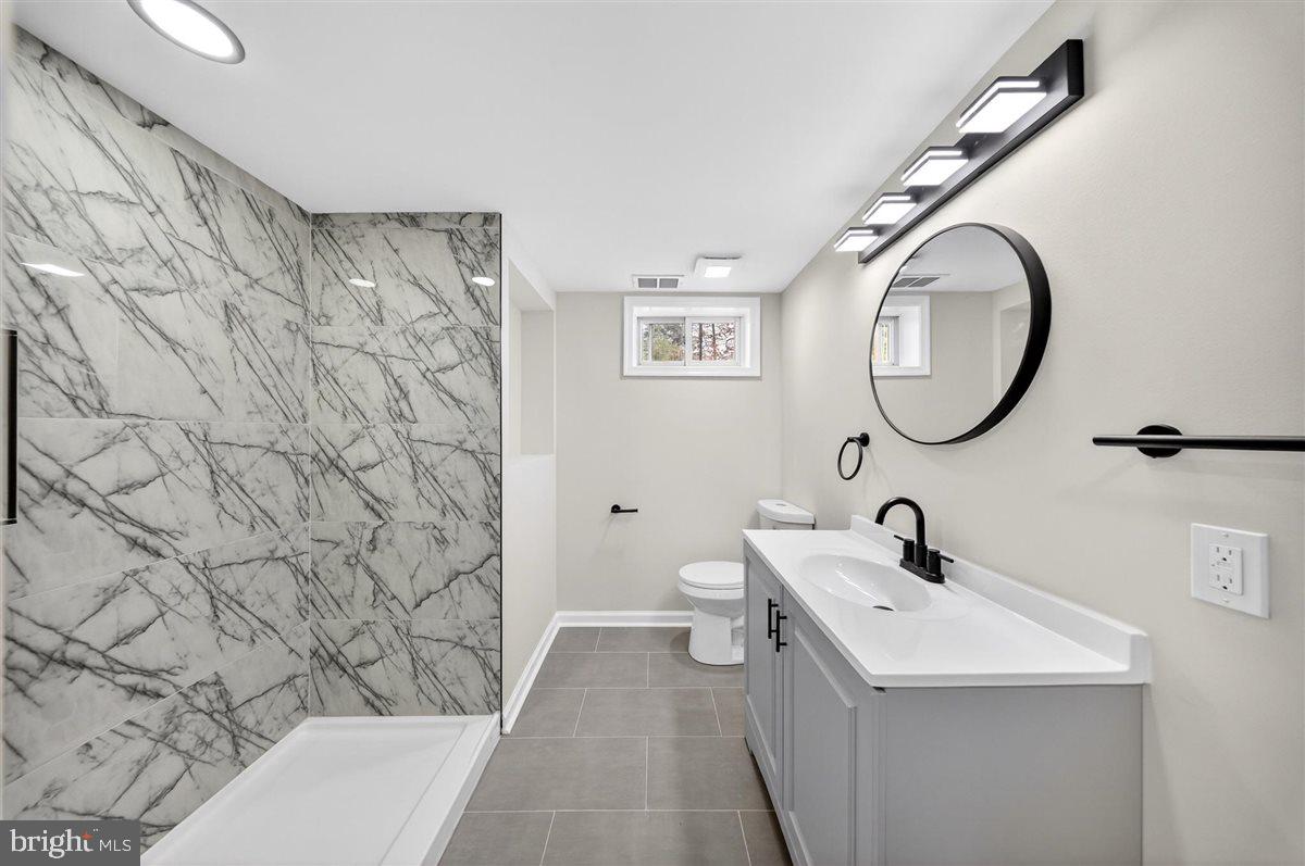 DEACONS WALK - Residential