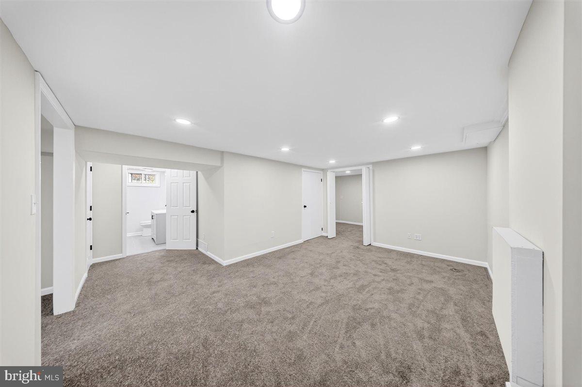 DEACONS WALK - Residential