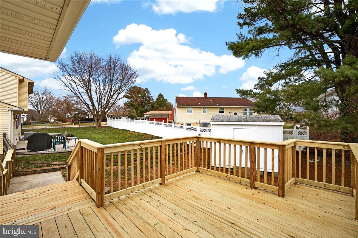 DEACONS WALK - Residential