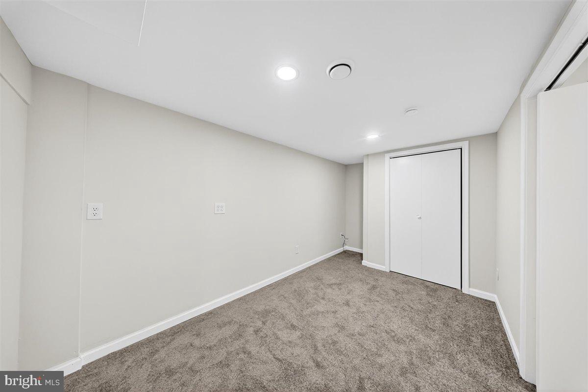 DEACONS WALK - Residential