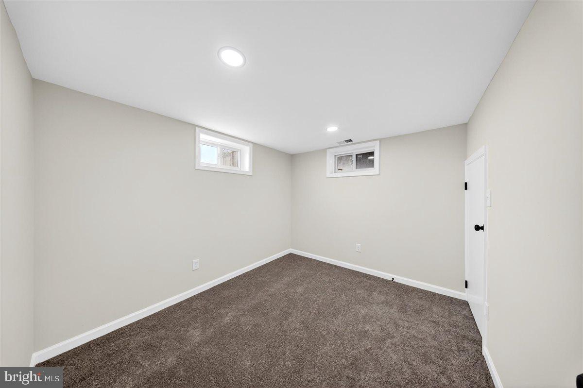 DEACONS WALK - Residential