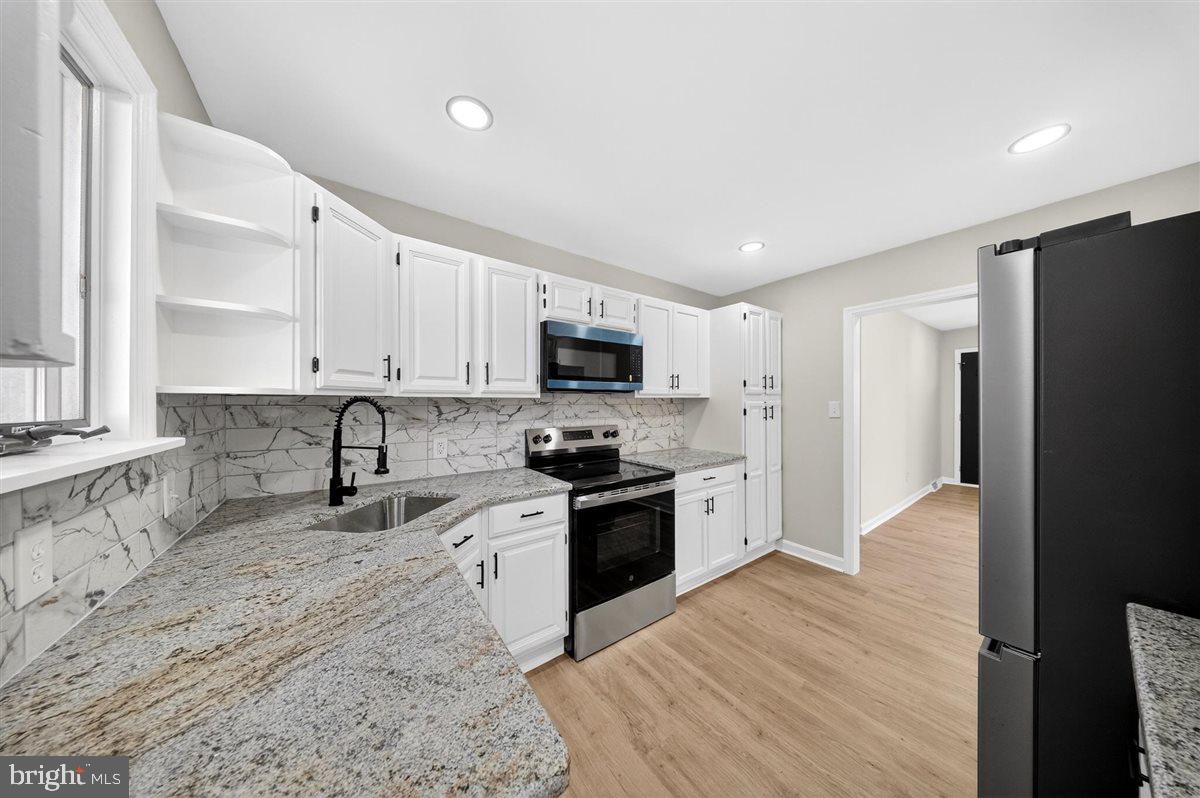 DEACONS WALK - Residential