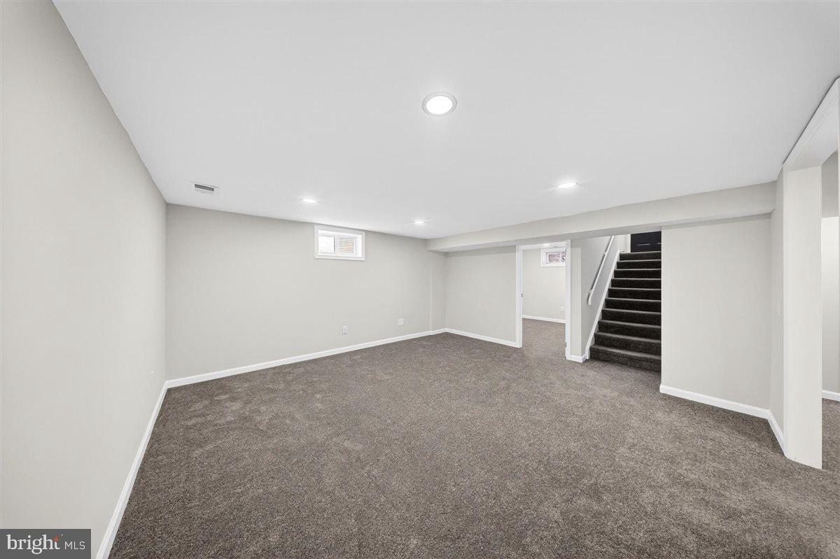 DEACONS WALK - Residential