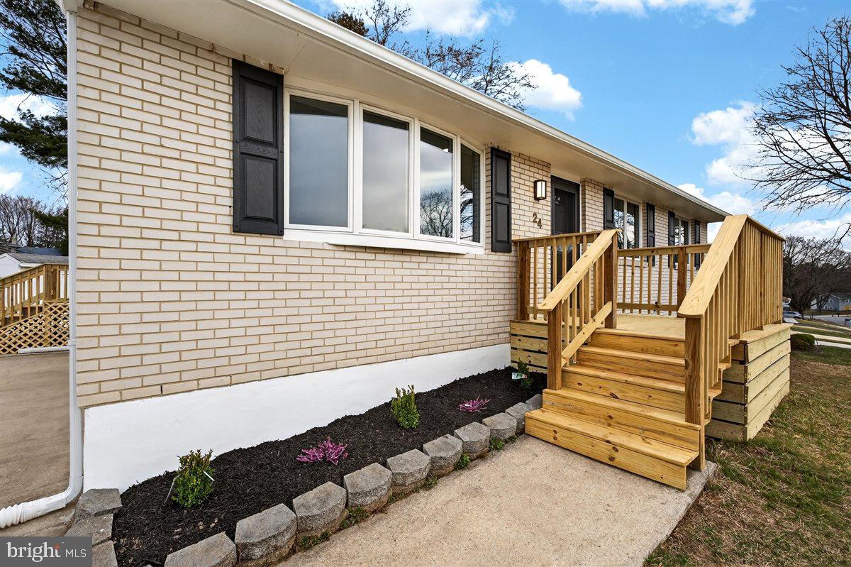 DEACONS WALK - Residential