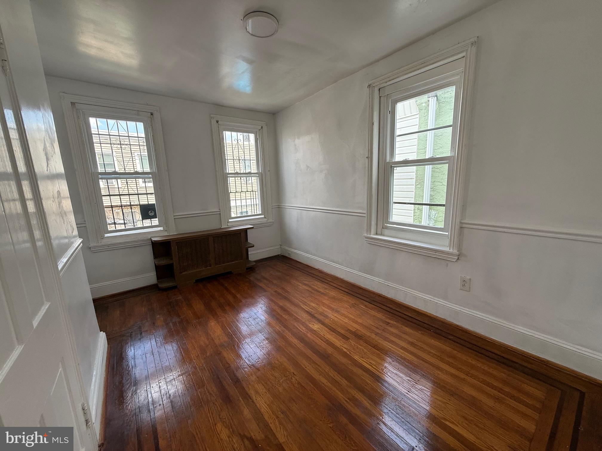 KENSINGTON - Residential