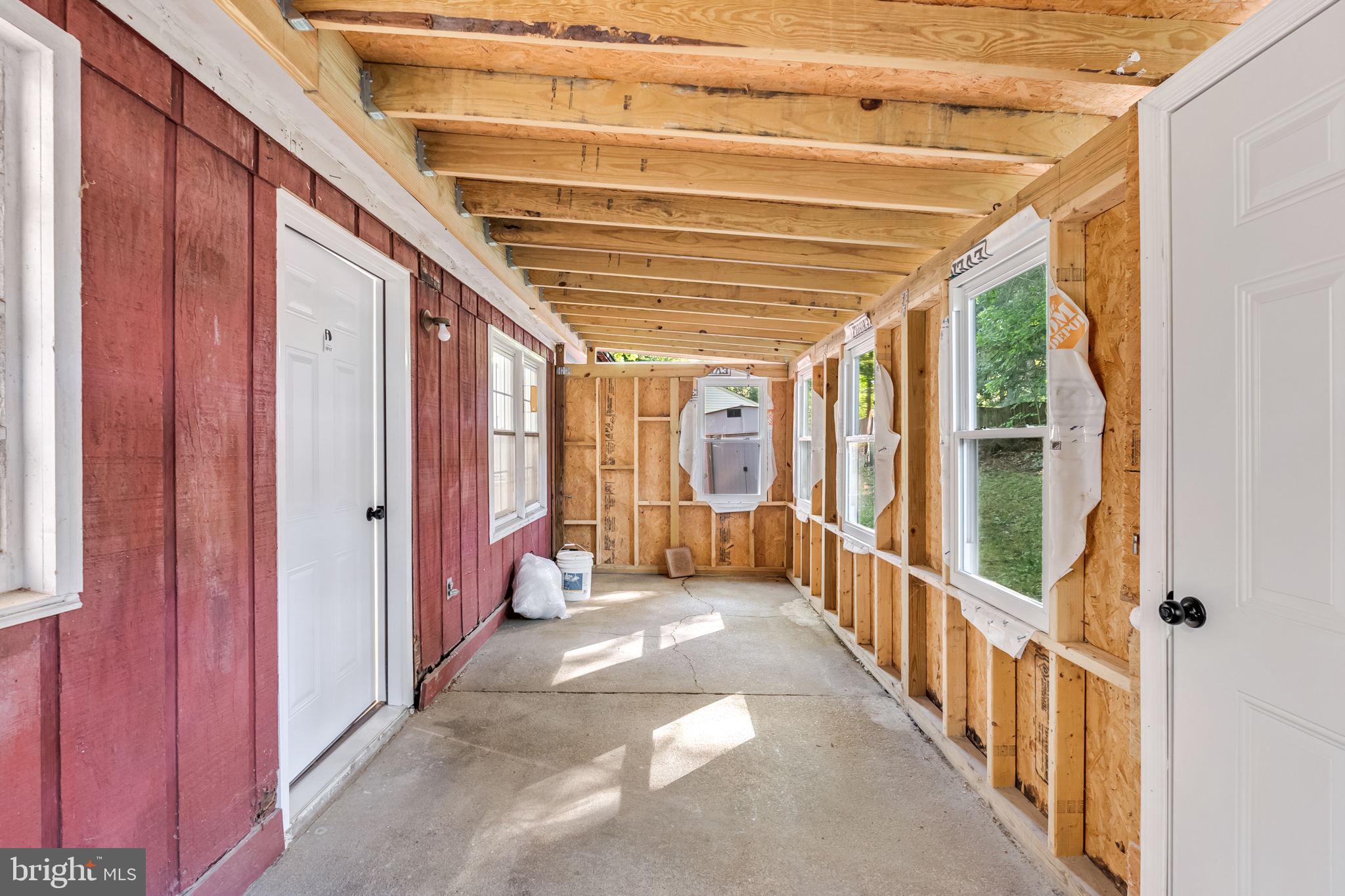 LAKE CAROLINE - Residential