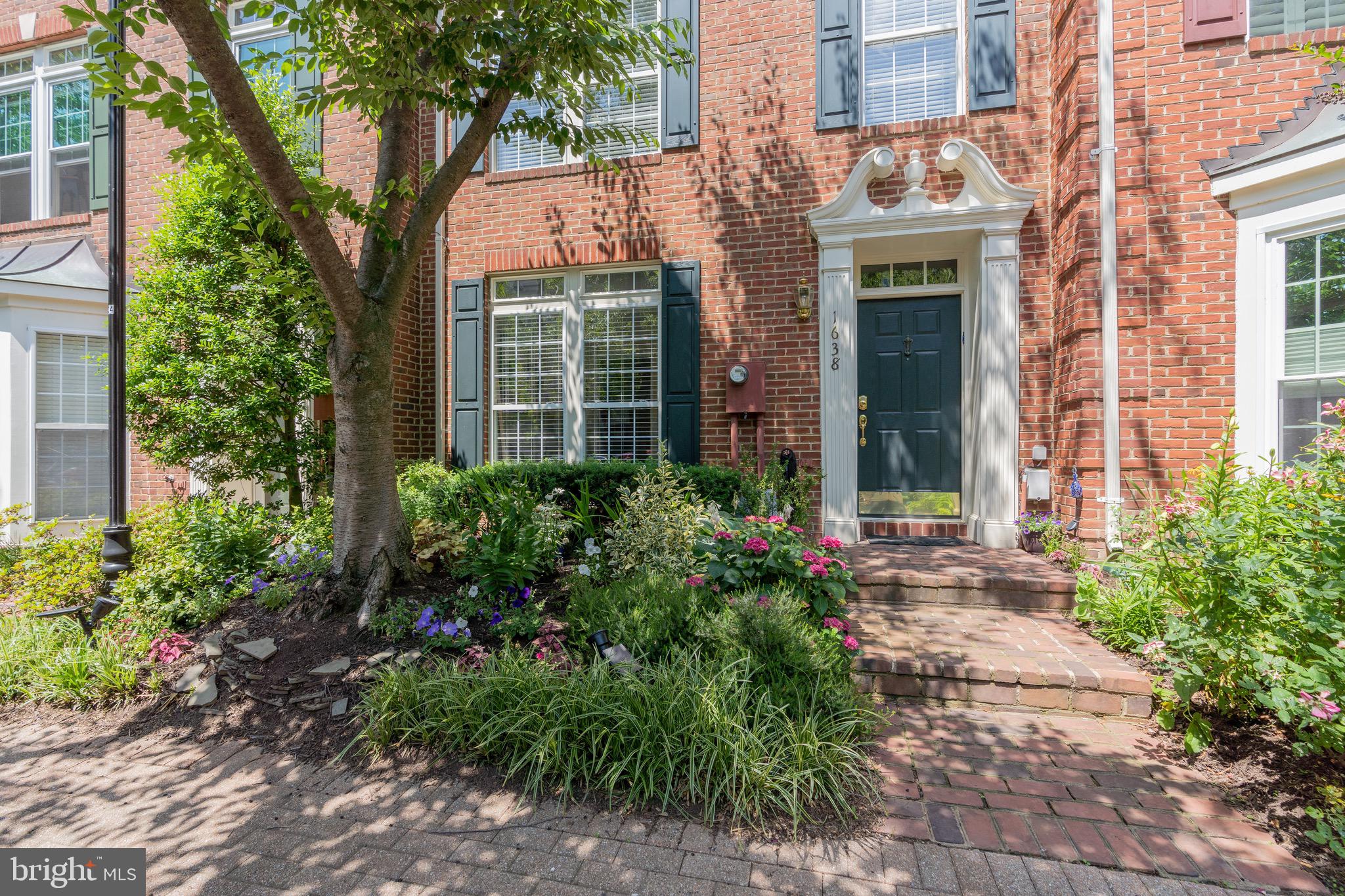 OLD TOWN GREENS - Residential