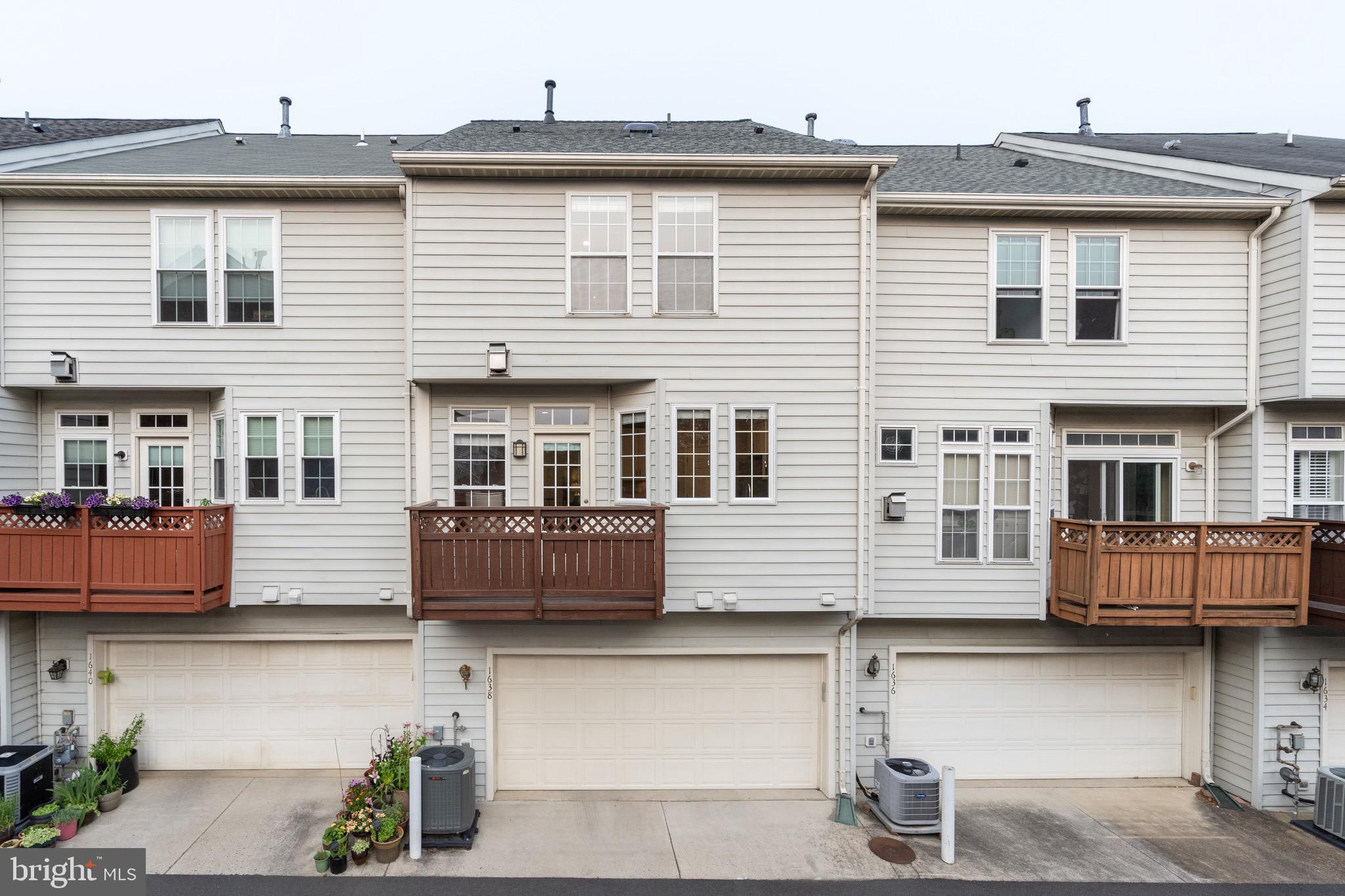 OLD TOWN GREENS - Residential