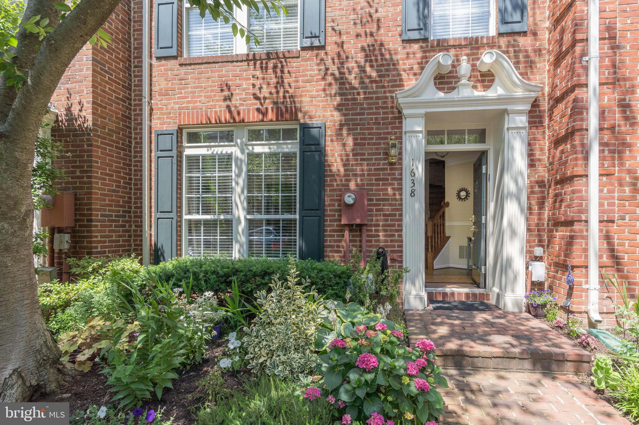 OLD TOWN GREENS - Residential