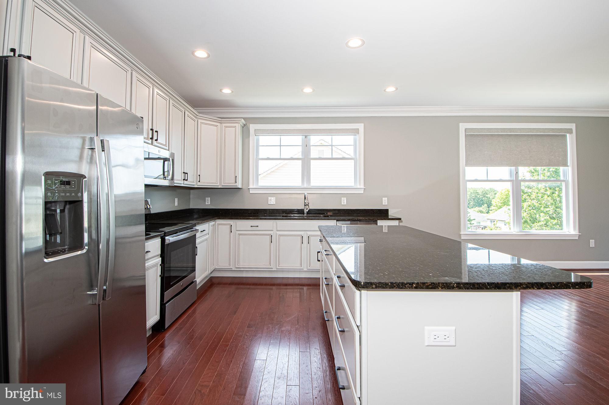 HAPPY CREEK KNOLLS - Residential