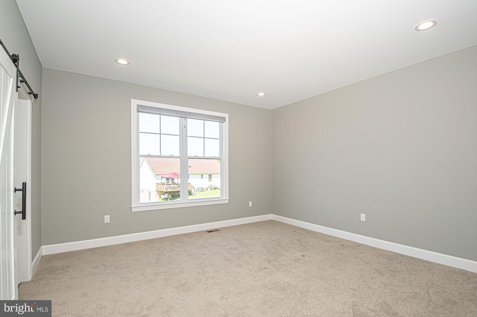 HAPPY CREEK KNOLLS - Residential