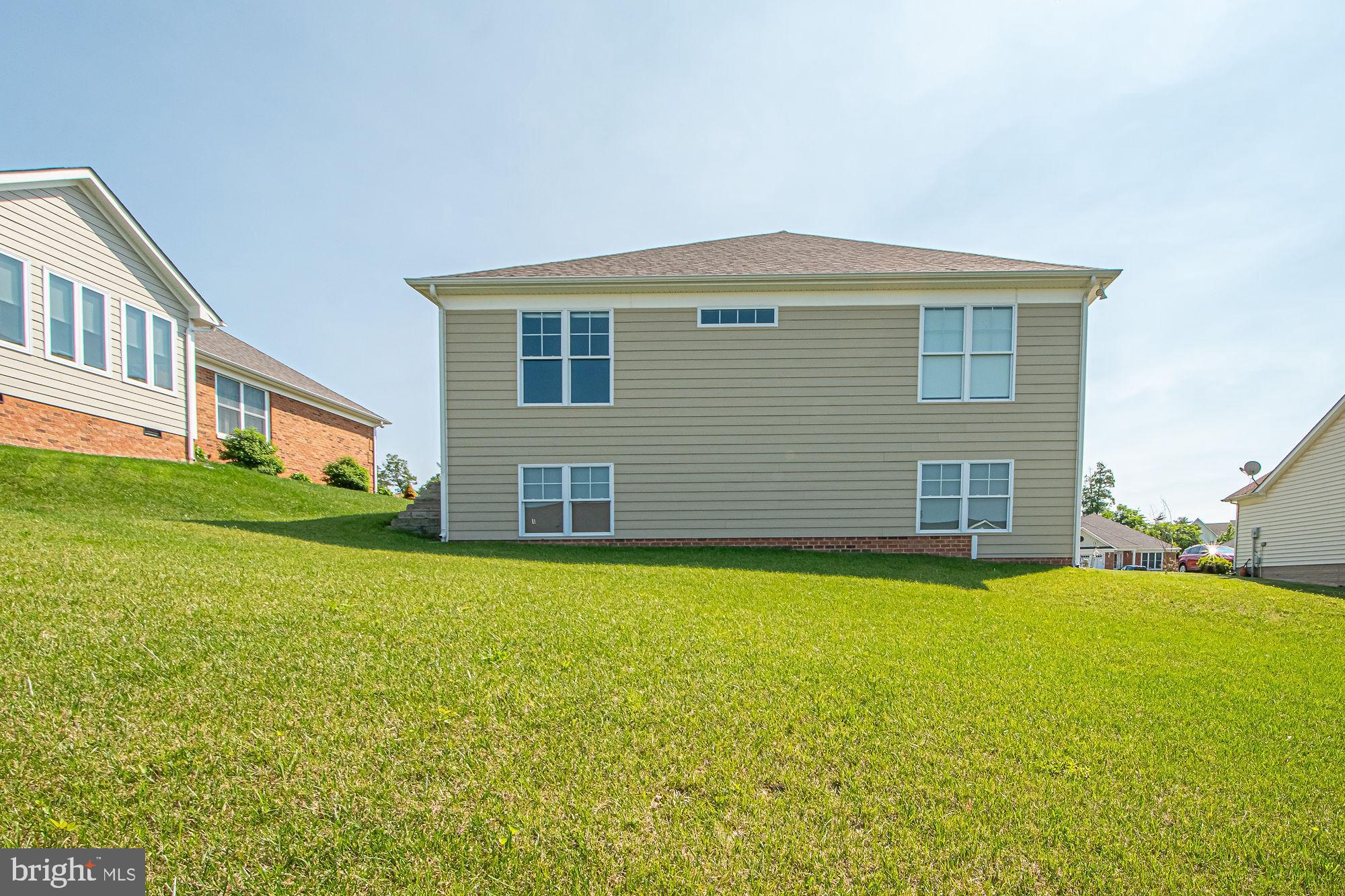 HAPPY CREEK KNOLLS - Residential