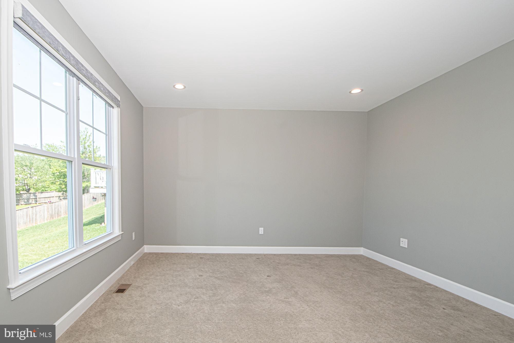 HAPPY CREEK KNOLLS - Residential