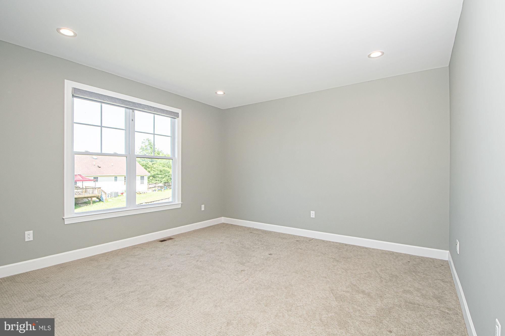 HAPPY CREEK KNOLLS - Residential