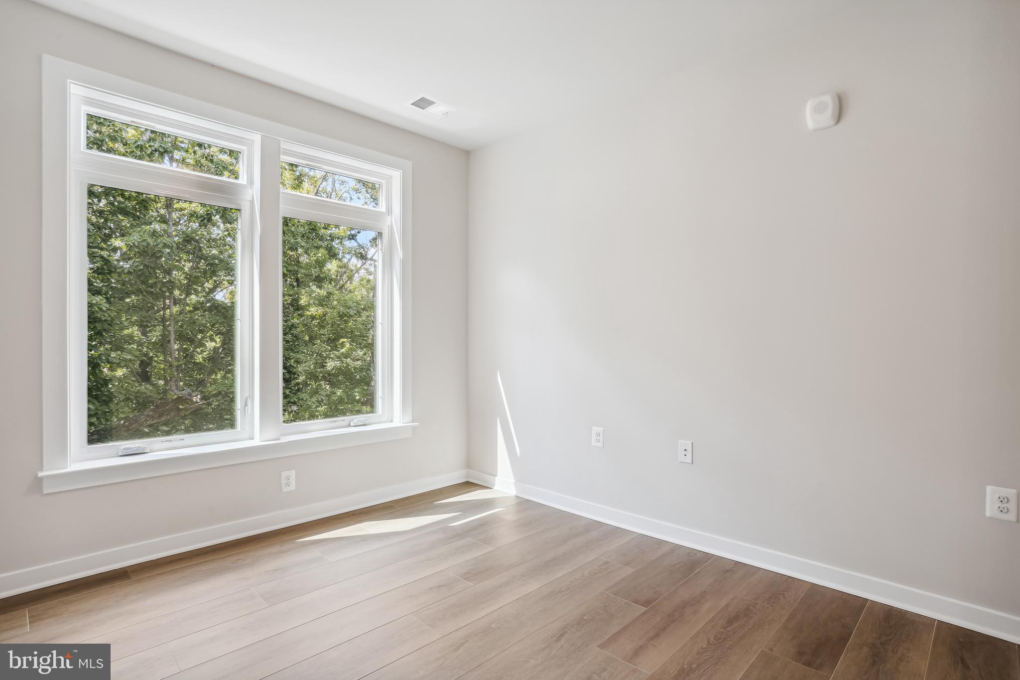 TALL OAKS - Residential Lease