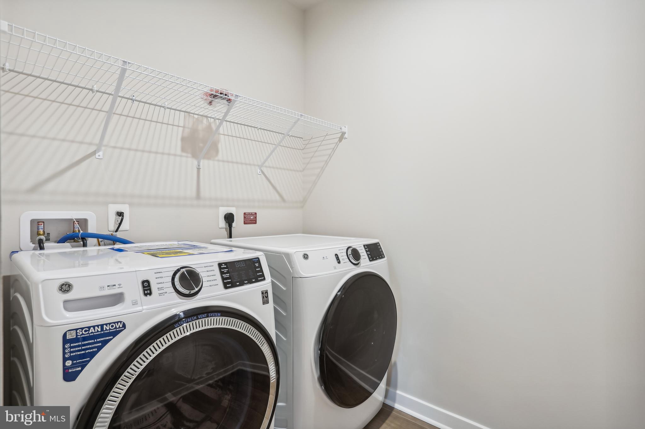 TALL OAKS - Residential Lease