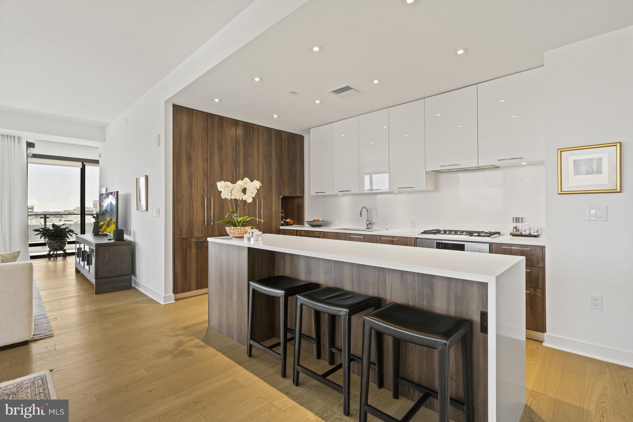 THE VERSE CONDO - Residential