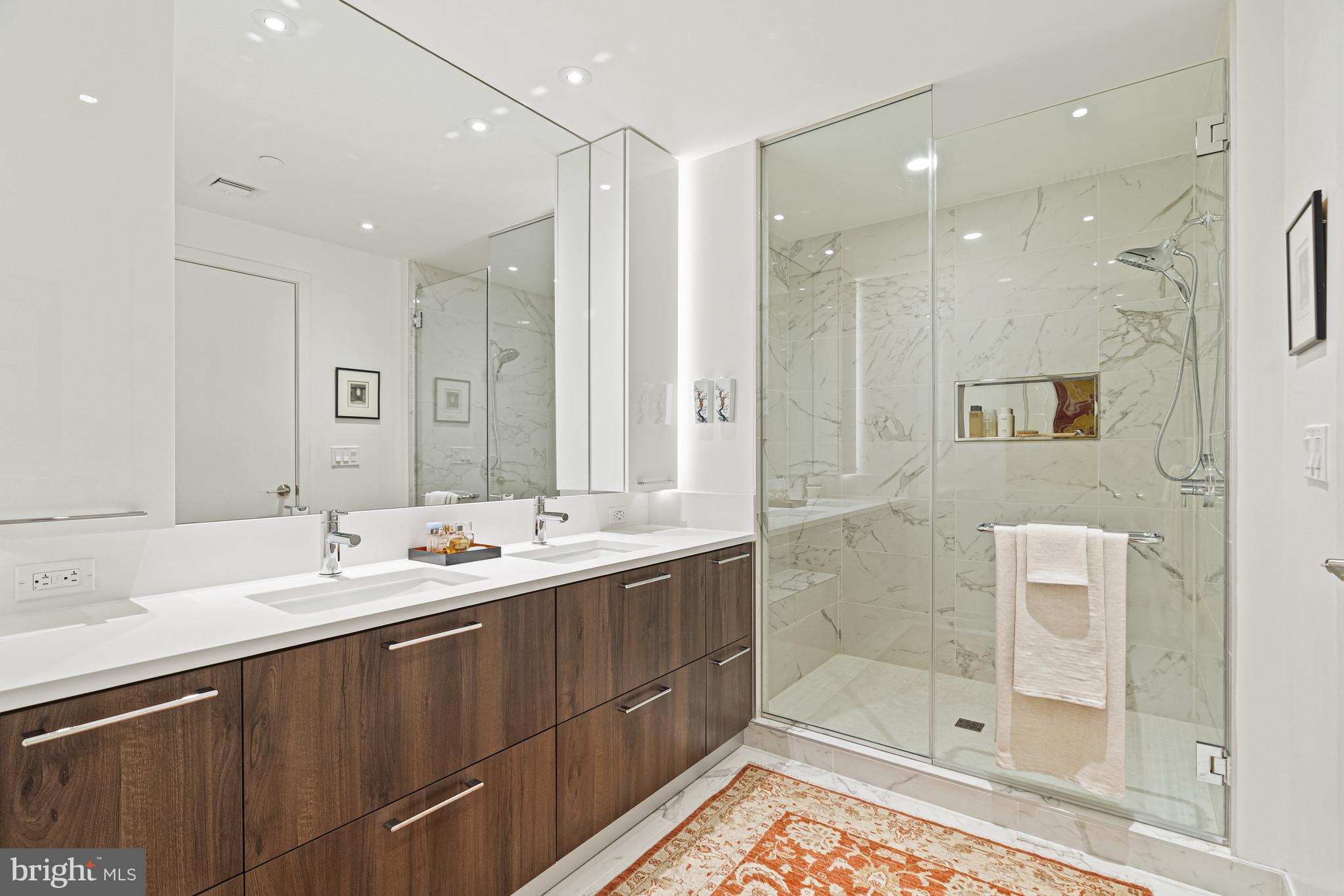 THE VERSE CONDO - Residential