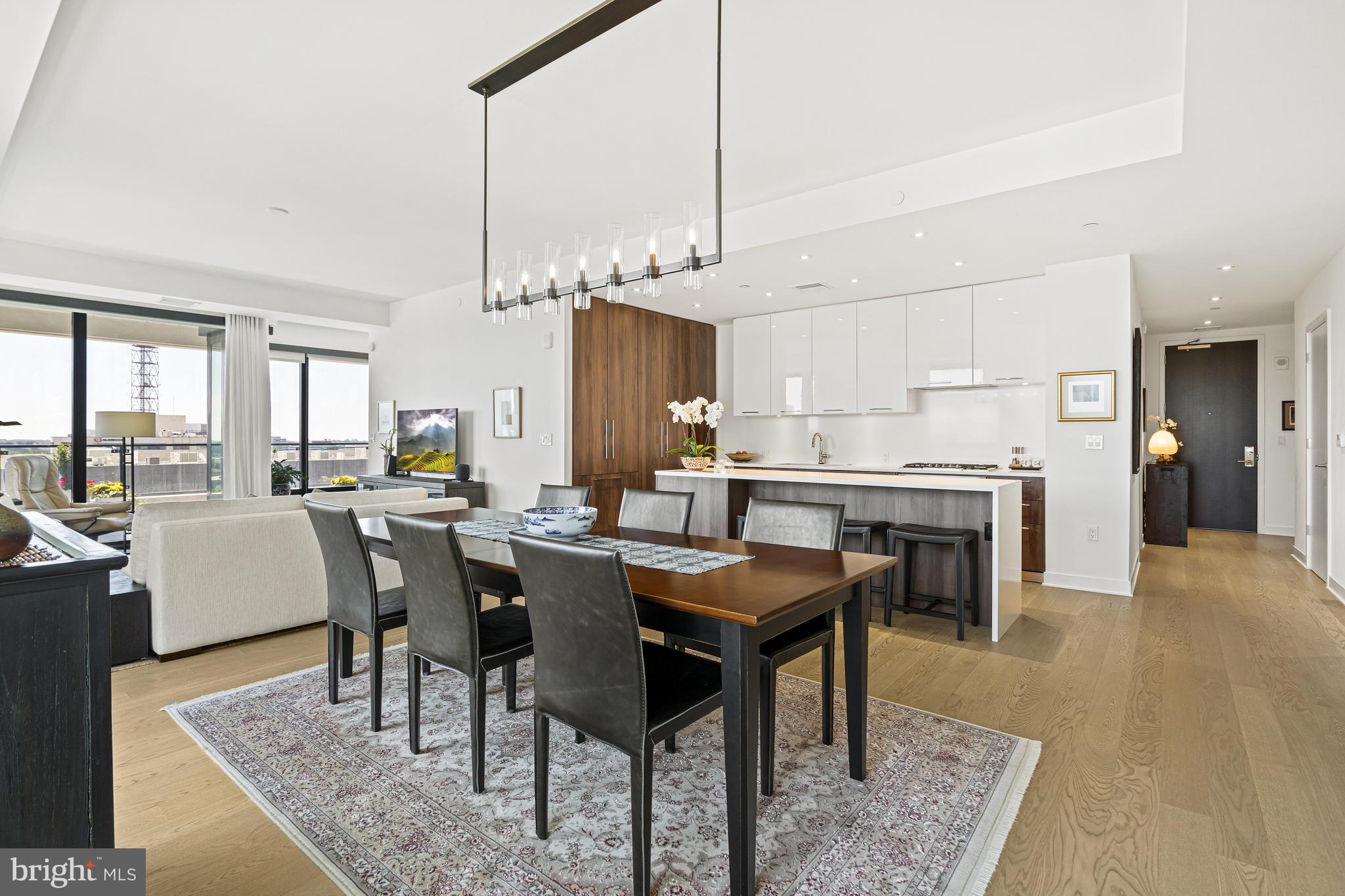 THE VERSE CONDO - Residential