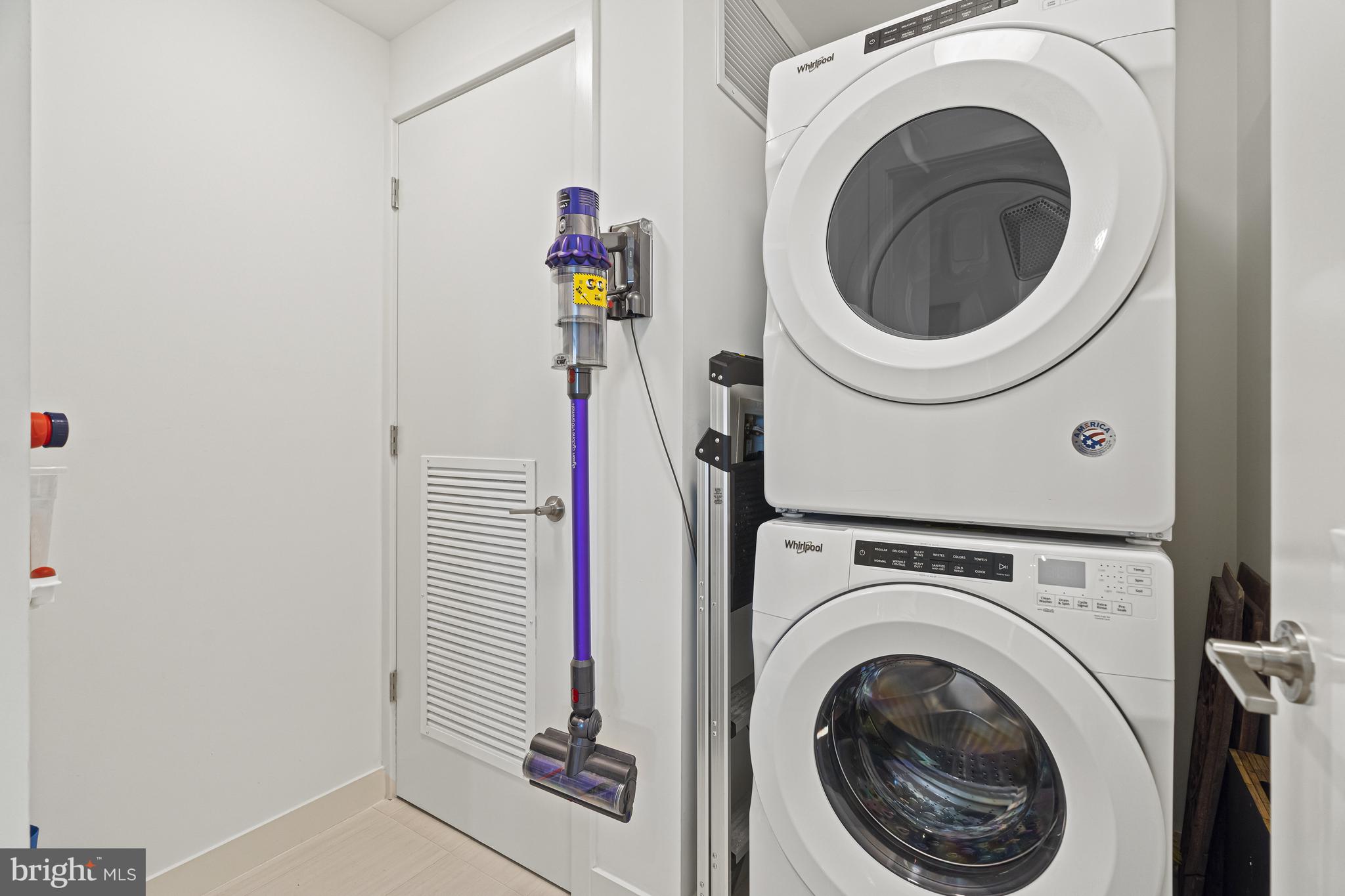 THE VERSE CONDO - Residential