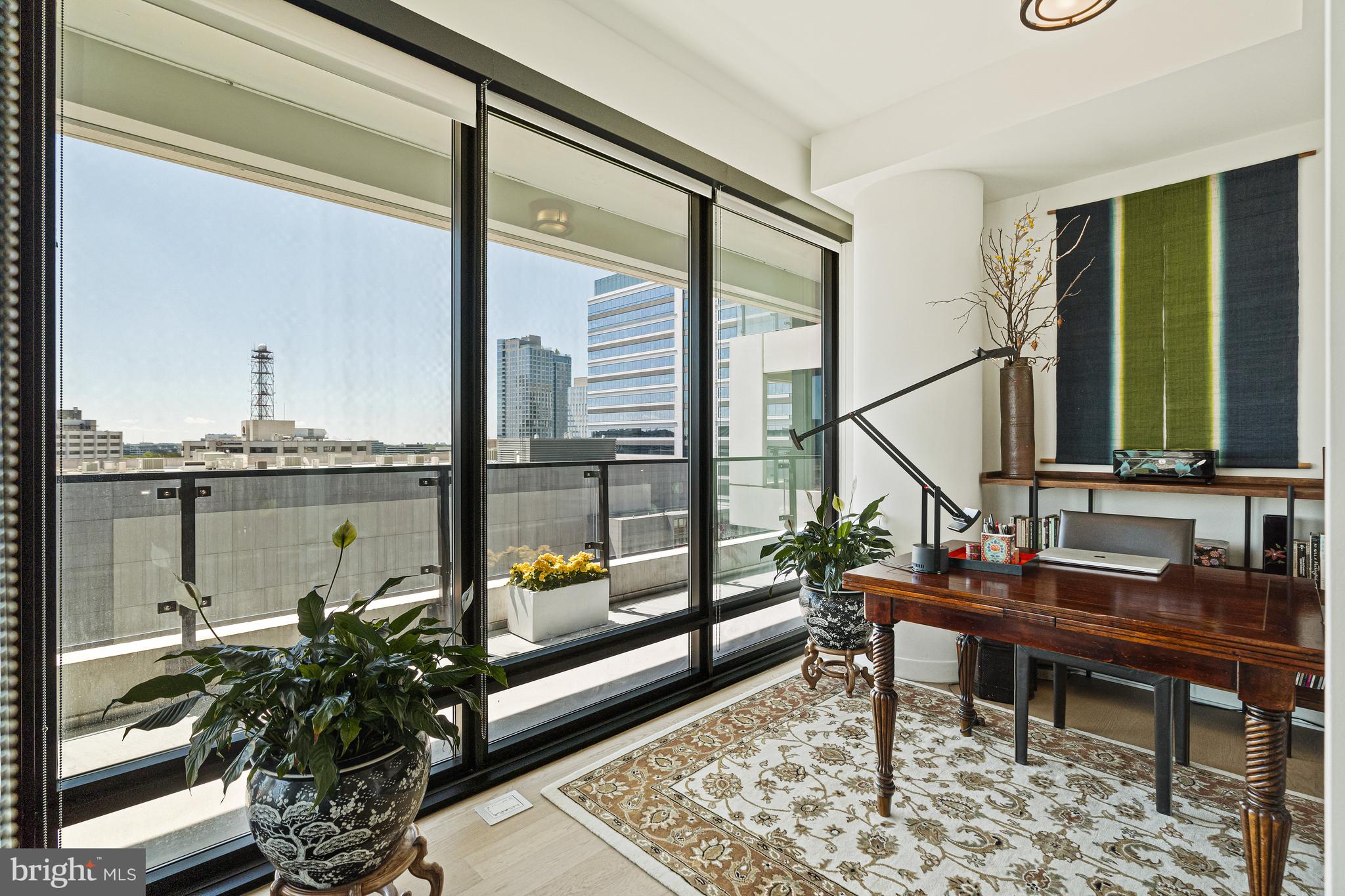 THE VERSE CONDO - Residential