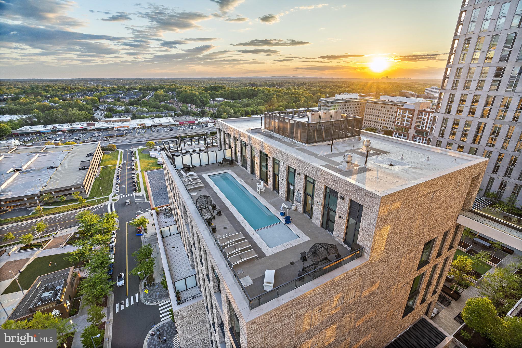 THE VERSE CONDO - Residential