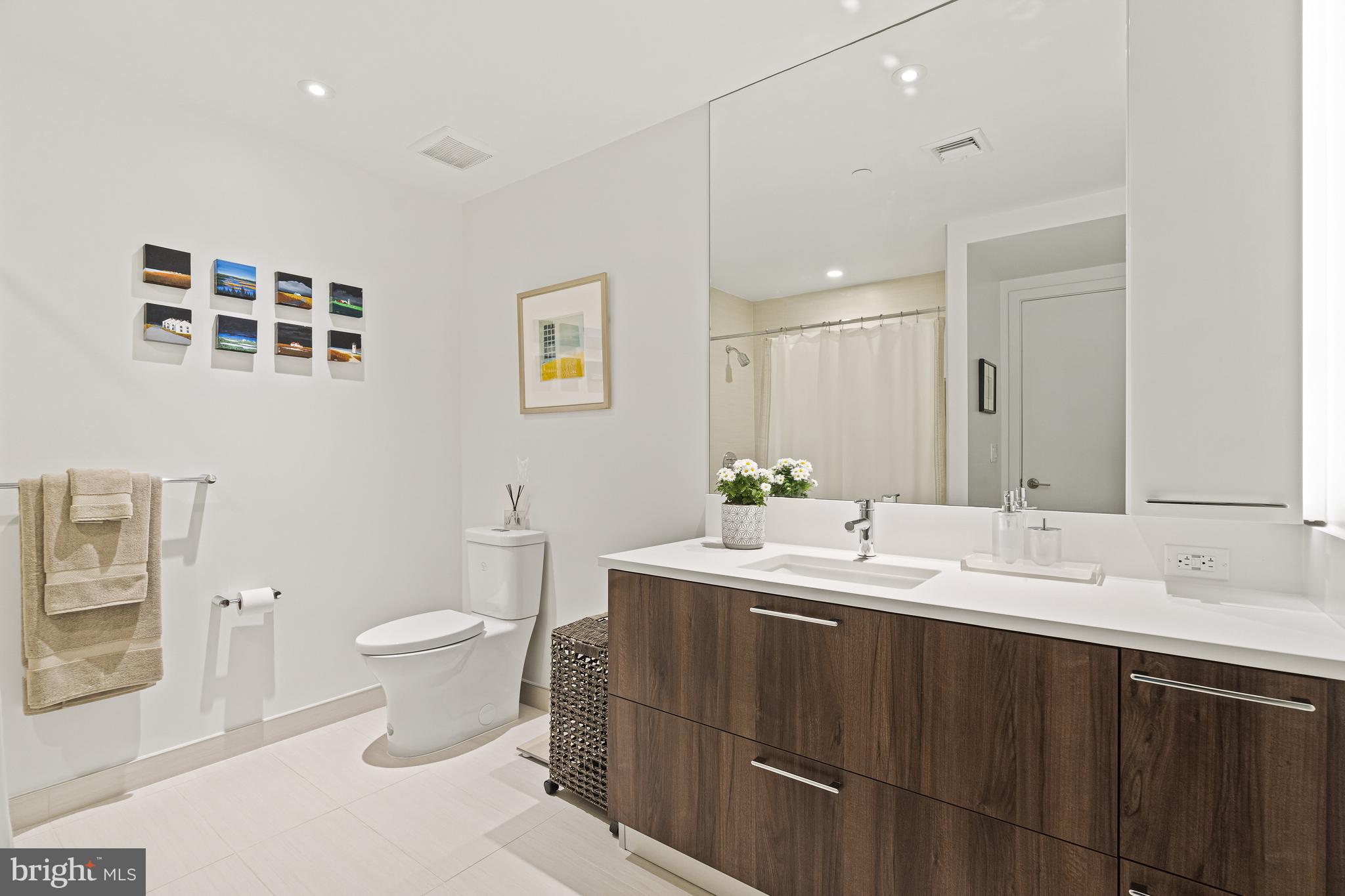 THE VERSE CONDO - Residential