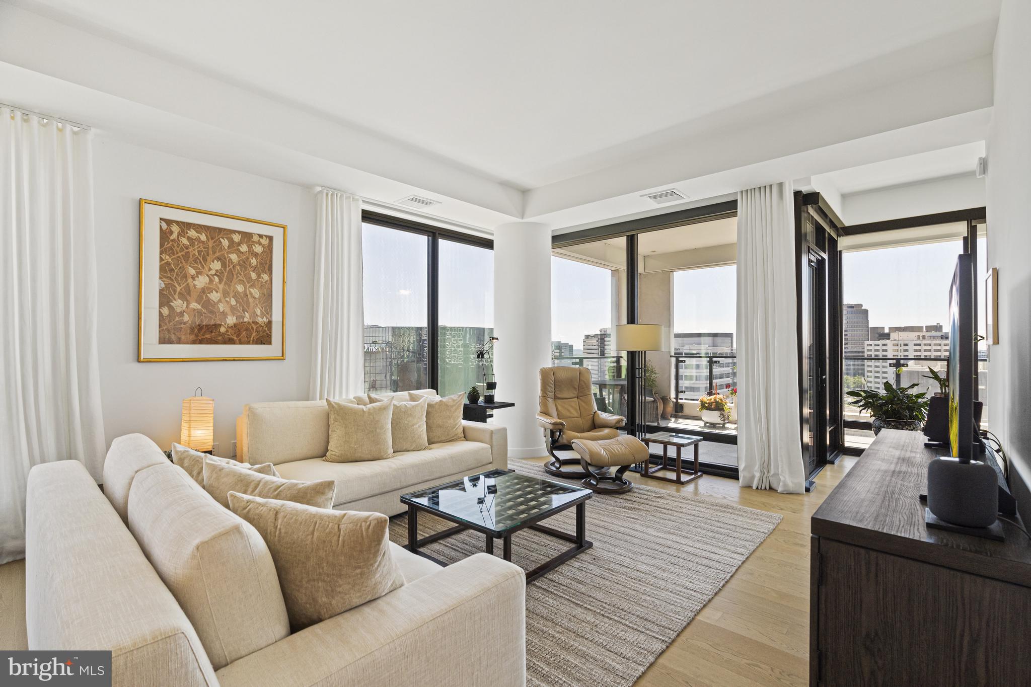 THE VERSE CONDO - Residential