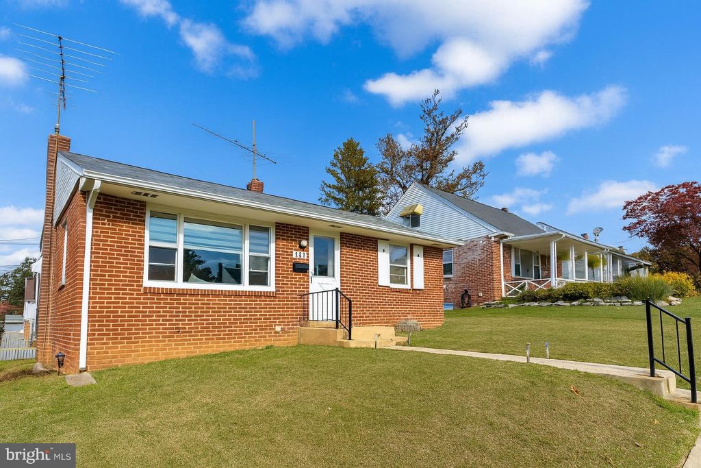 Photo of 927 Rolridge Avenue, LANCASTER, PA 17603 (MLS # PALA2078636)