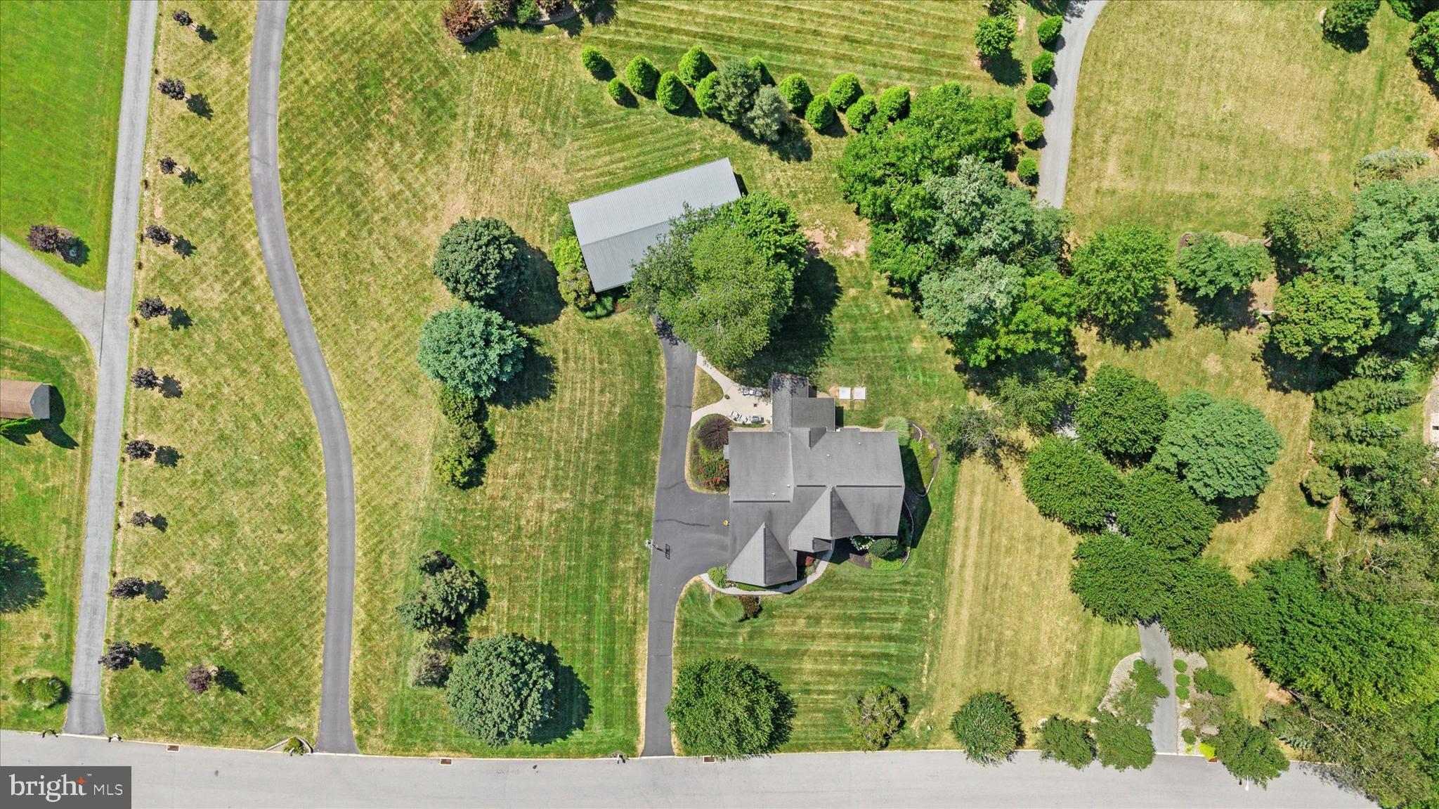 833 STONYBROOK LANE