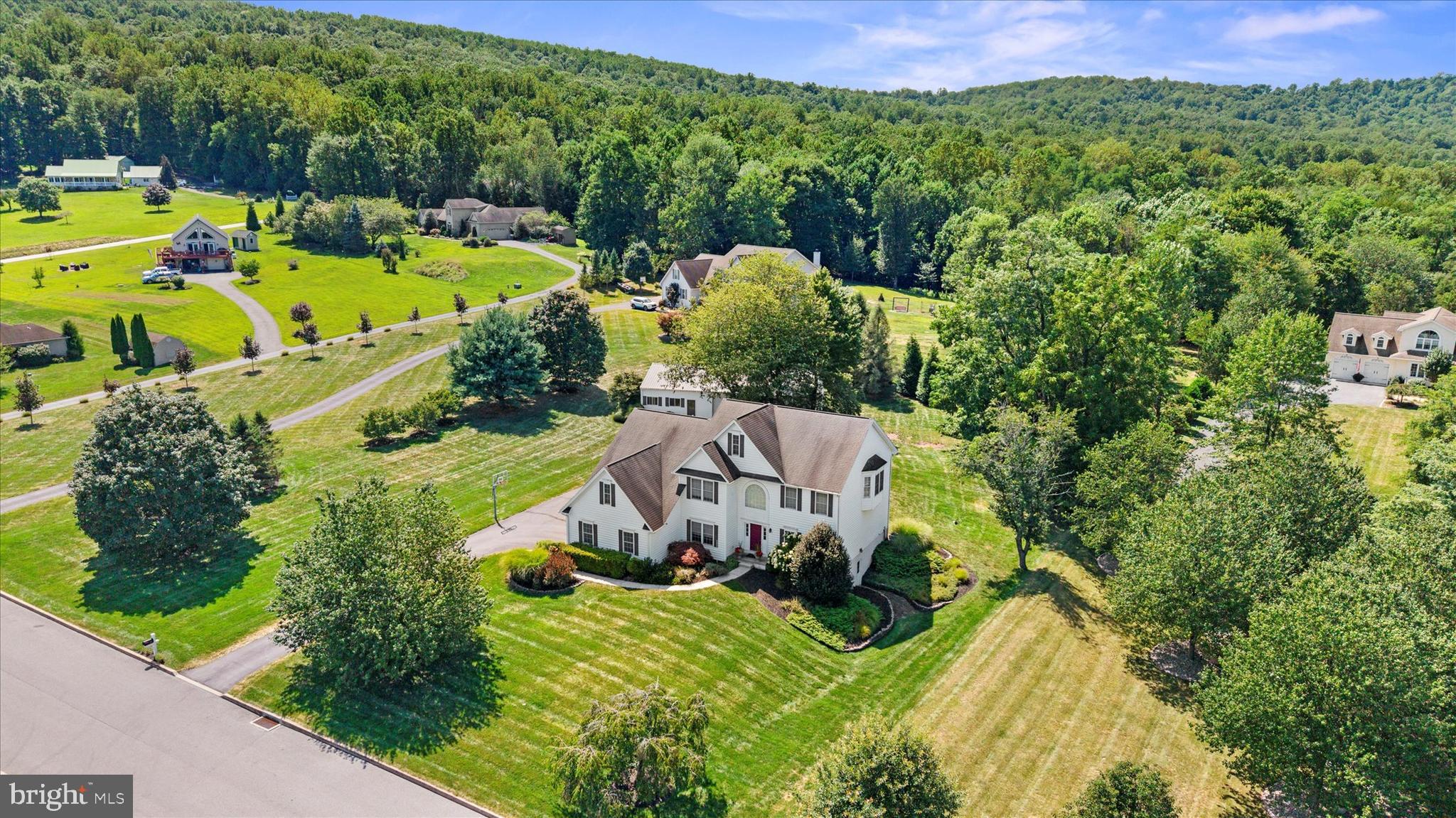 833 STONYBROOK LANE