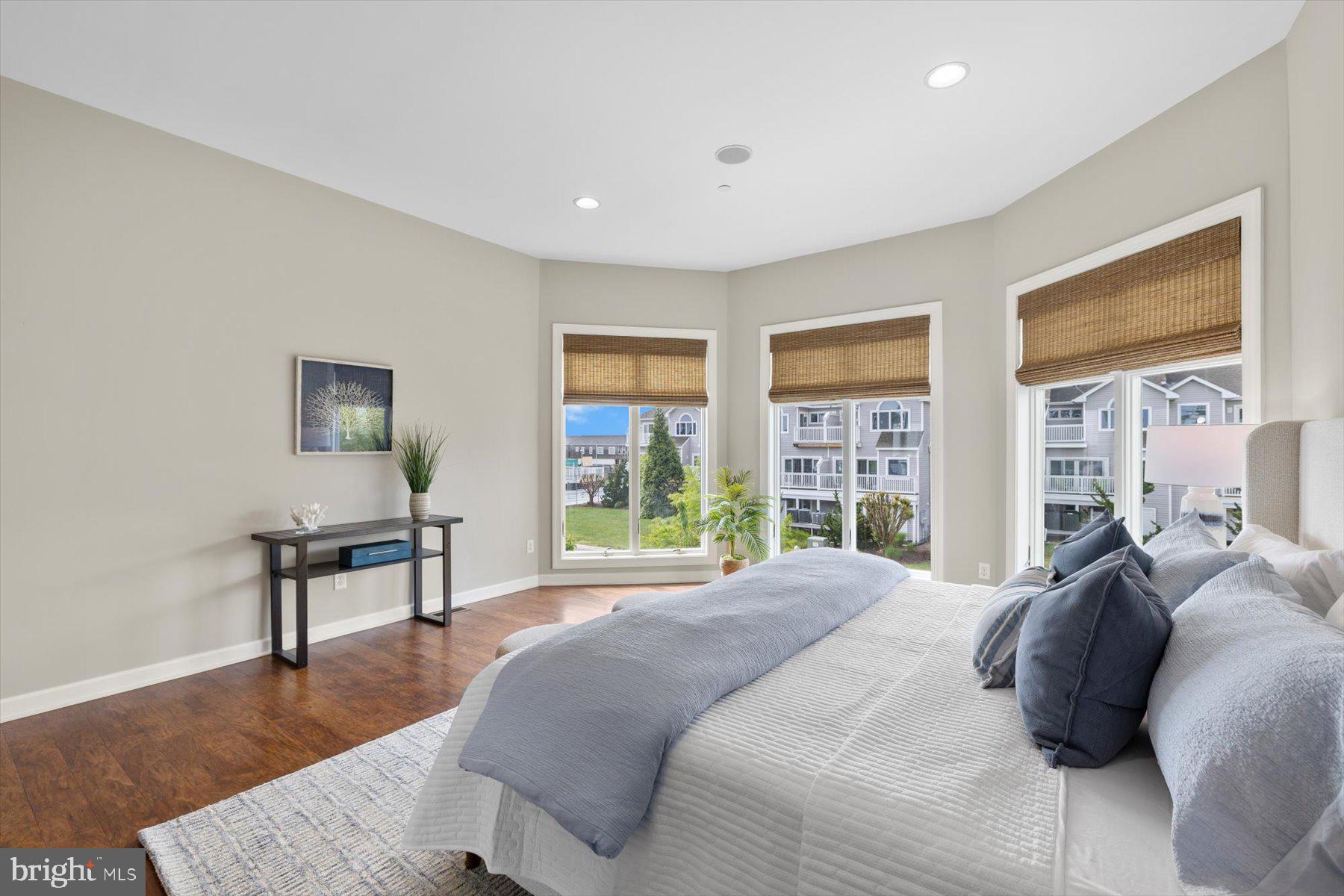 SOUTH SHORES - Residential