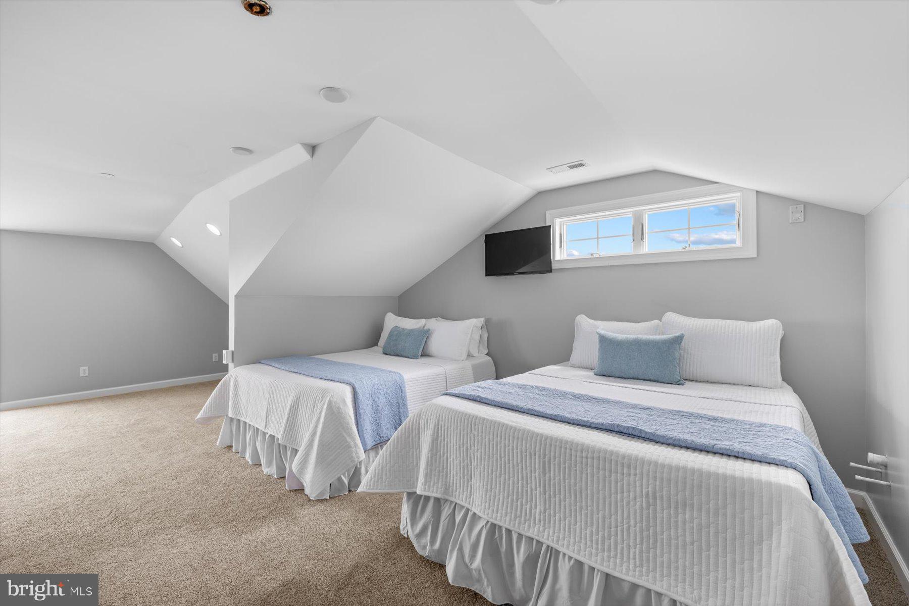 SOUTH SHORES - Residential
