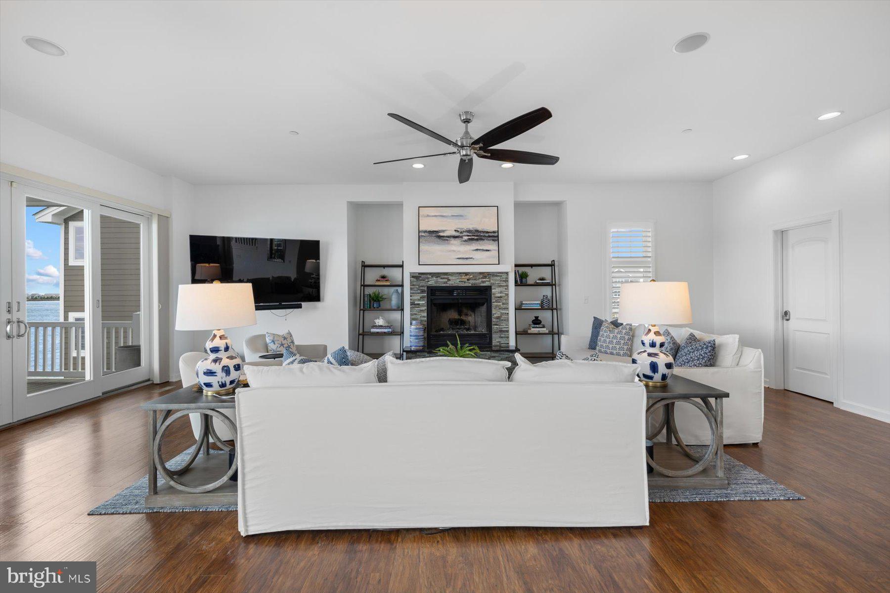 SOUTH SHORES - Residential