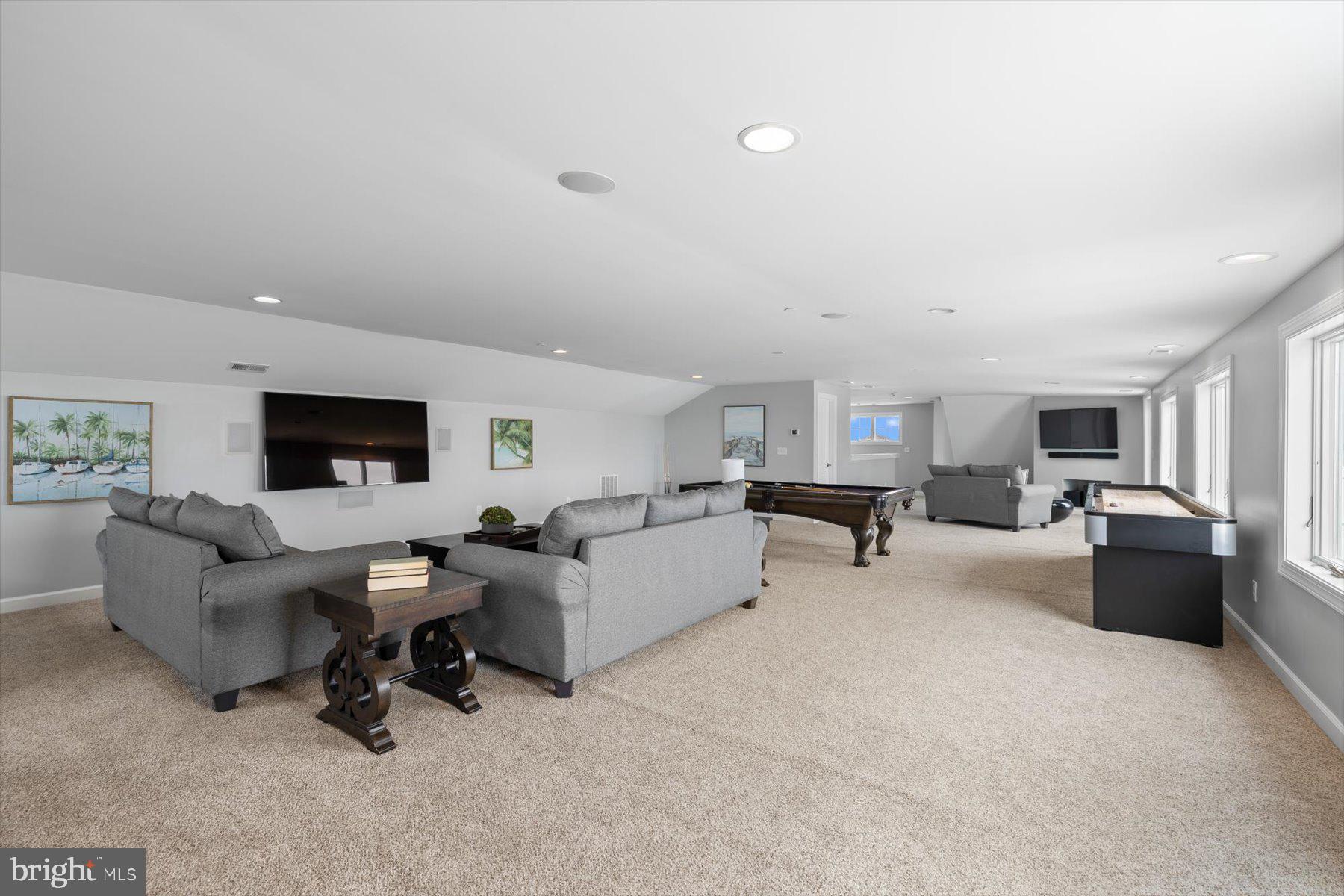 SOUTH SHORES - Residential