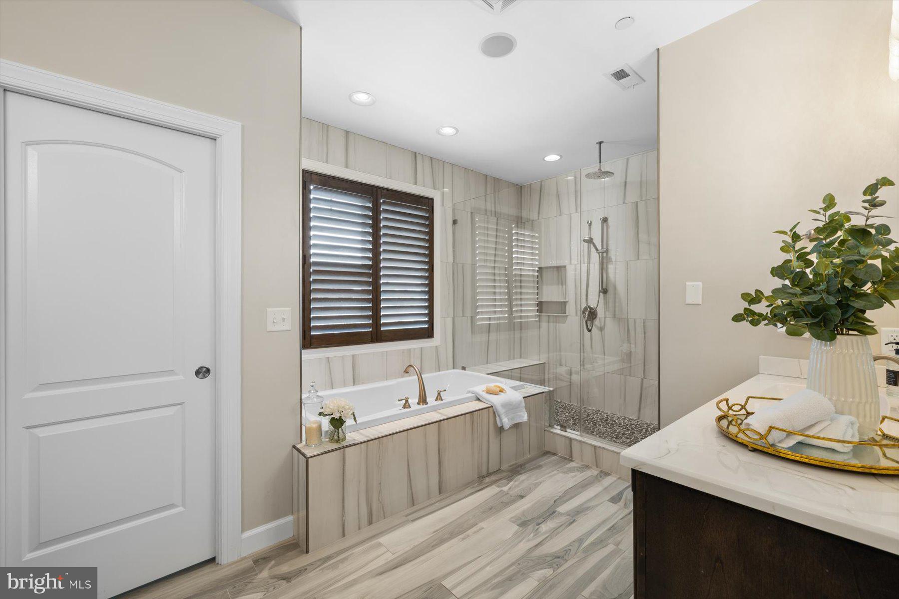 SOUTH SHORES - Residential