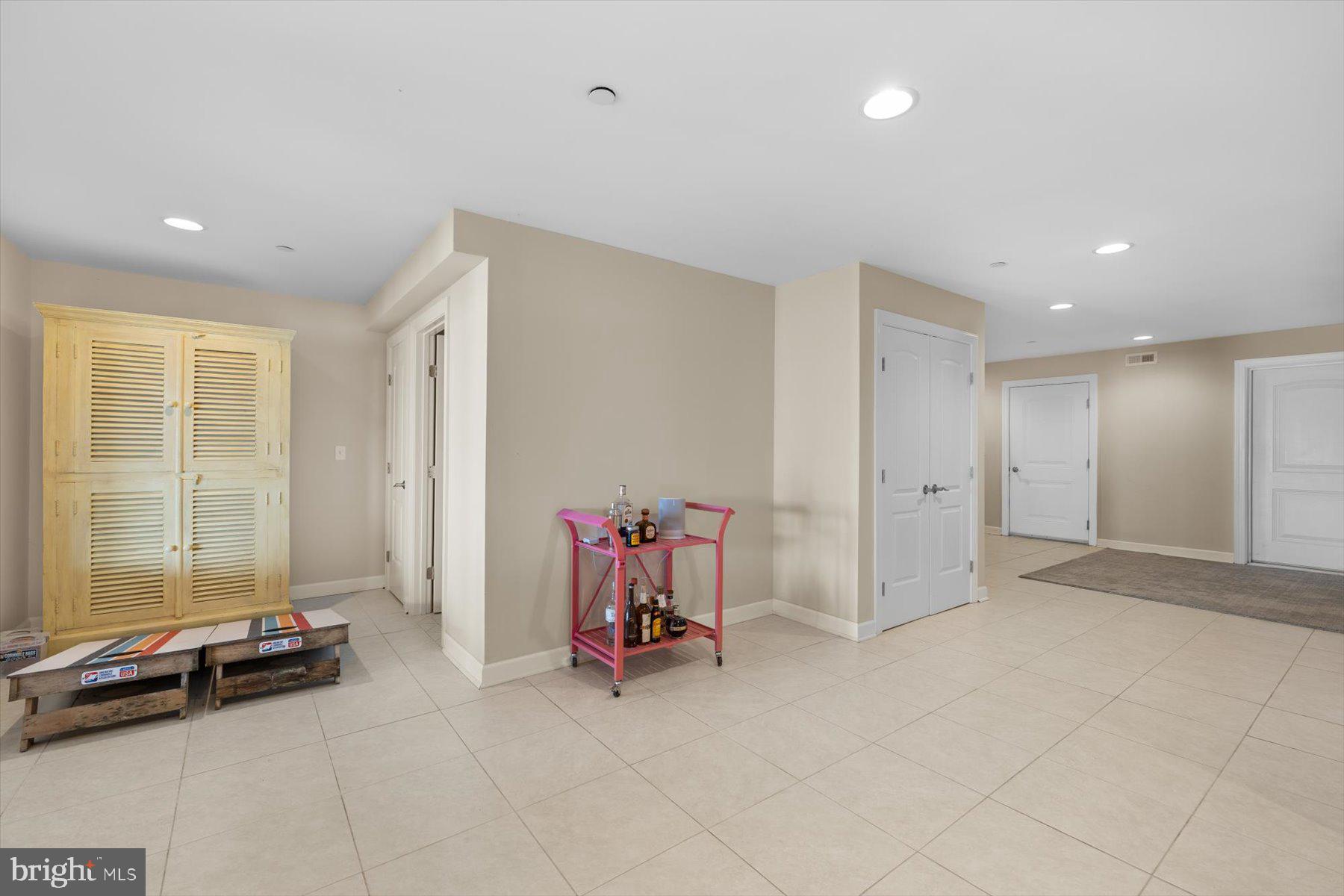 SOUTH SHORES - Residential