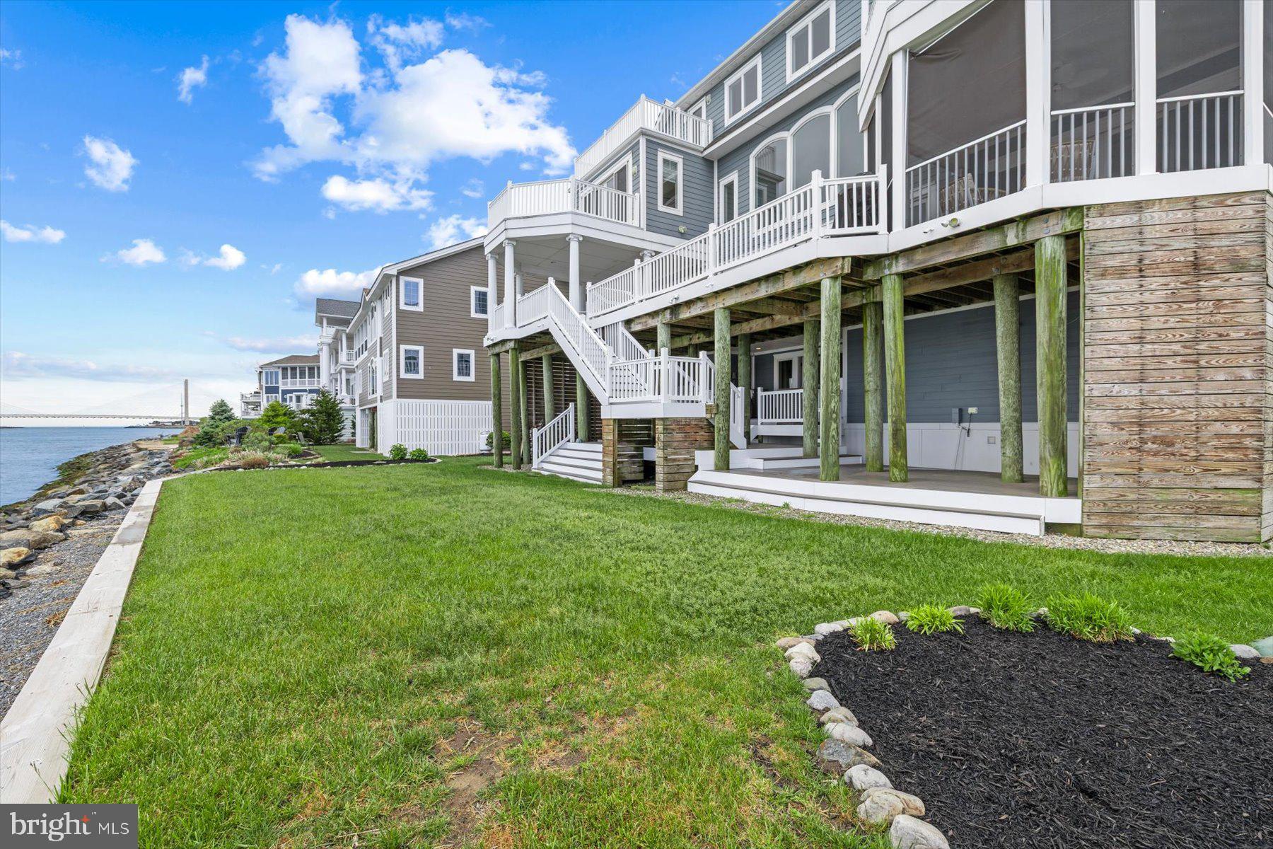 SOUTH SHORES - Residential