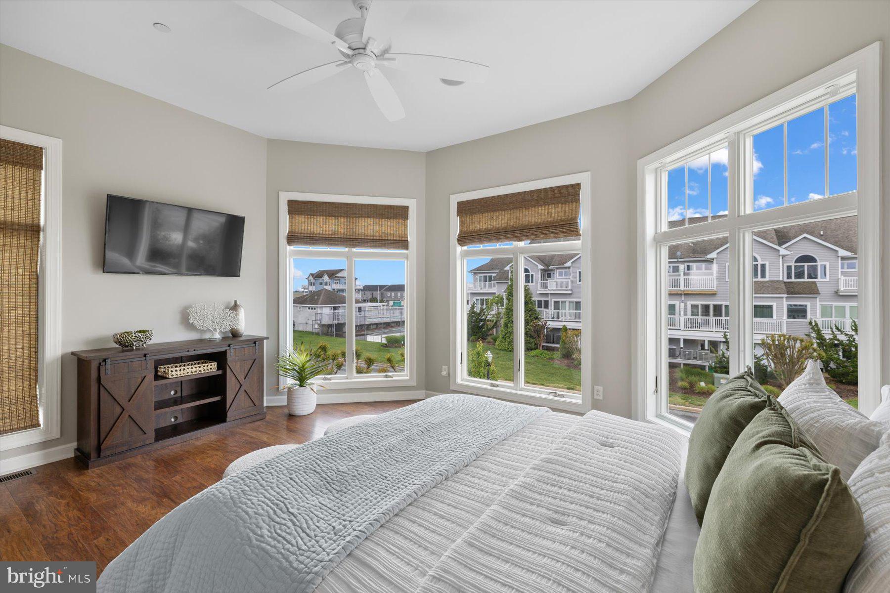 SOUTH SHORES - Residential