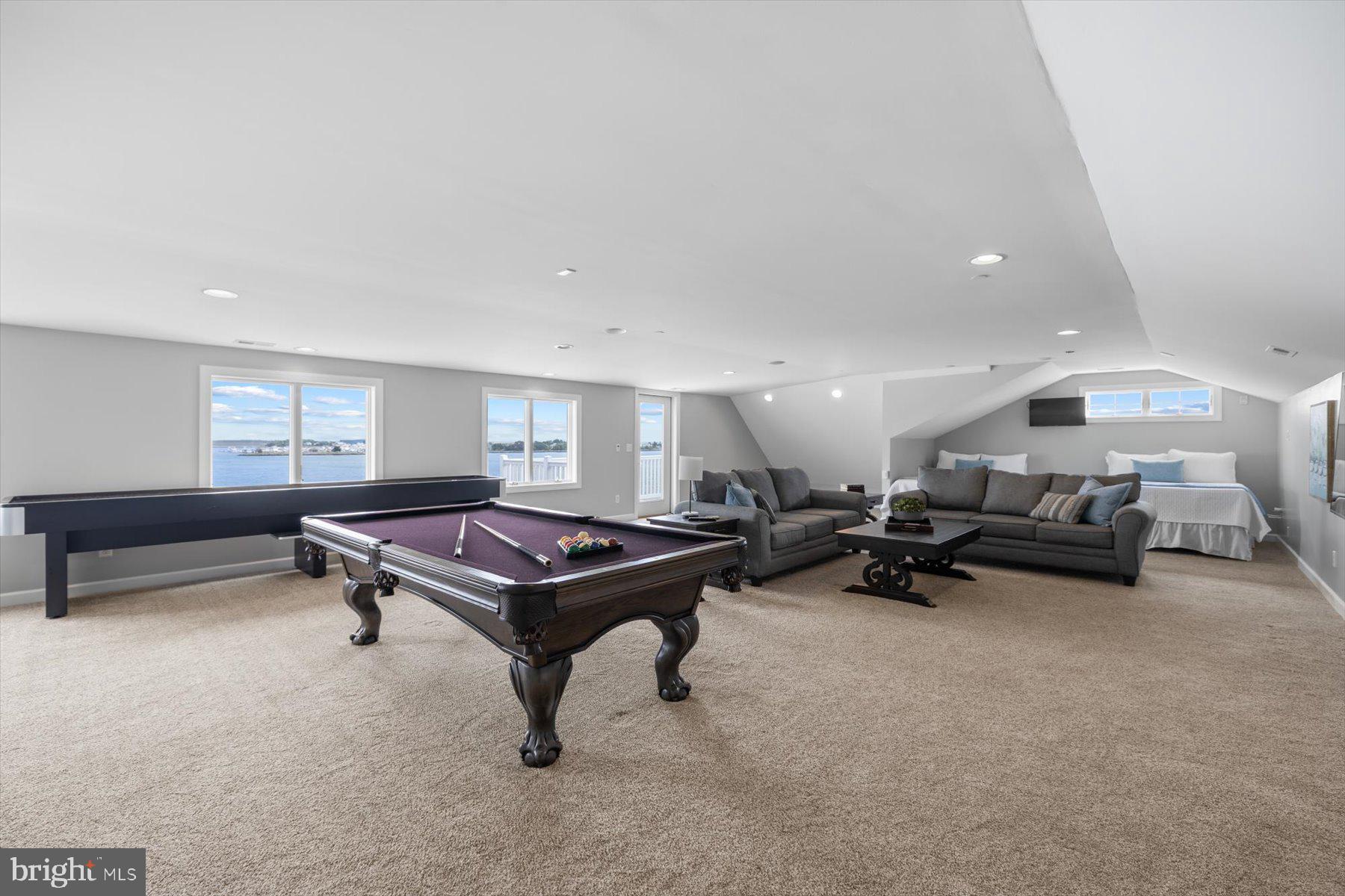 SOUTH SHORES - Residential