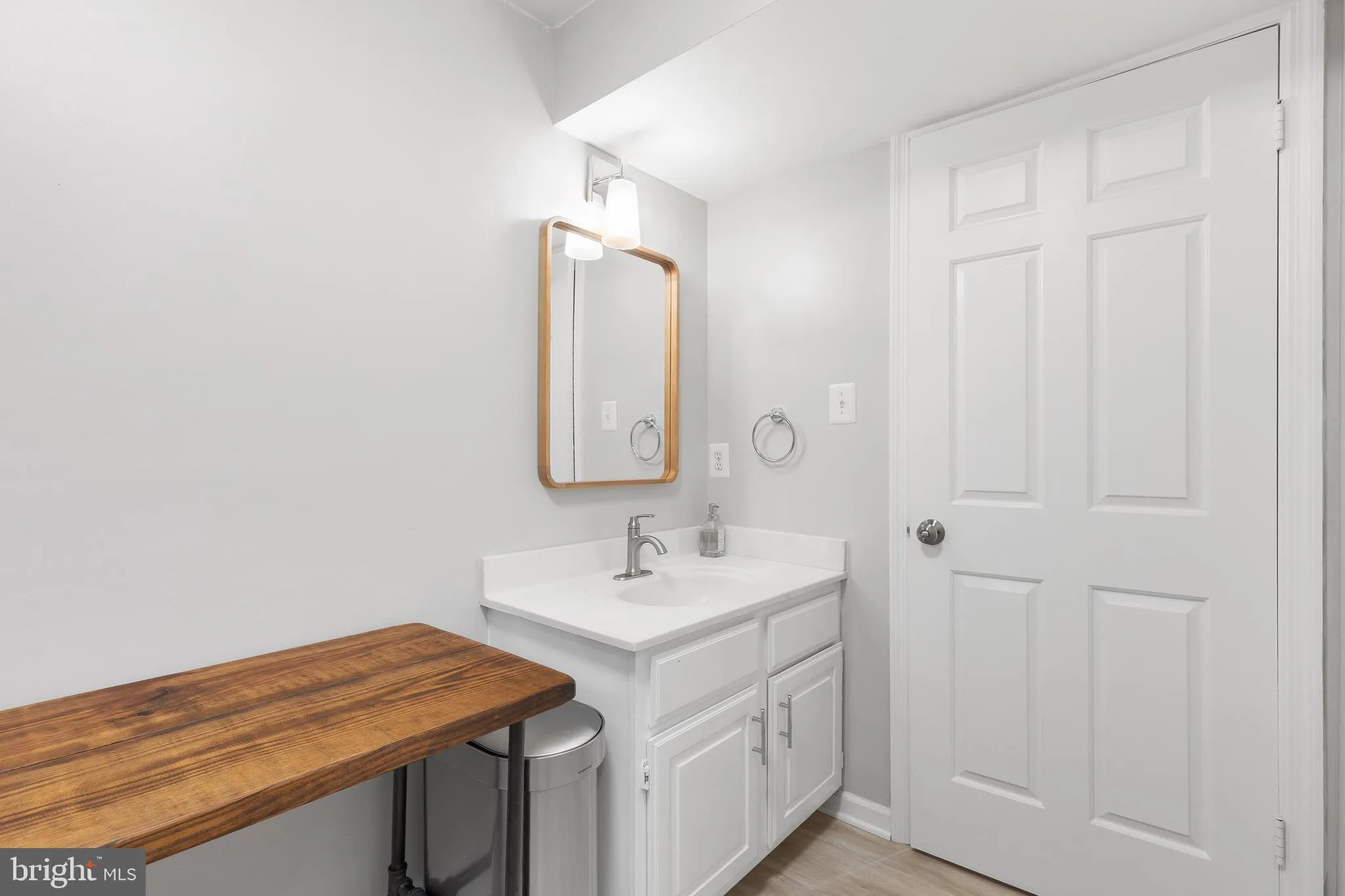 Springfield, Virginia 22150, United States, 3 Bedrooms Bedrooms, ,4 BathroomsBathrooms,Residential,Contingent,180092