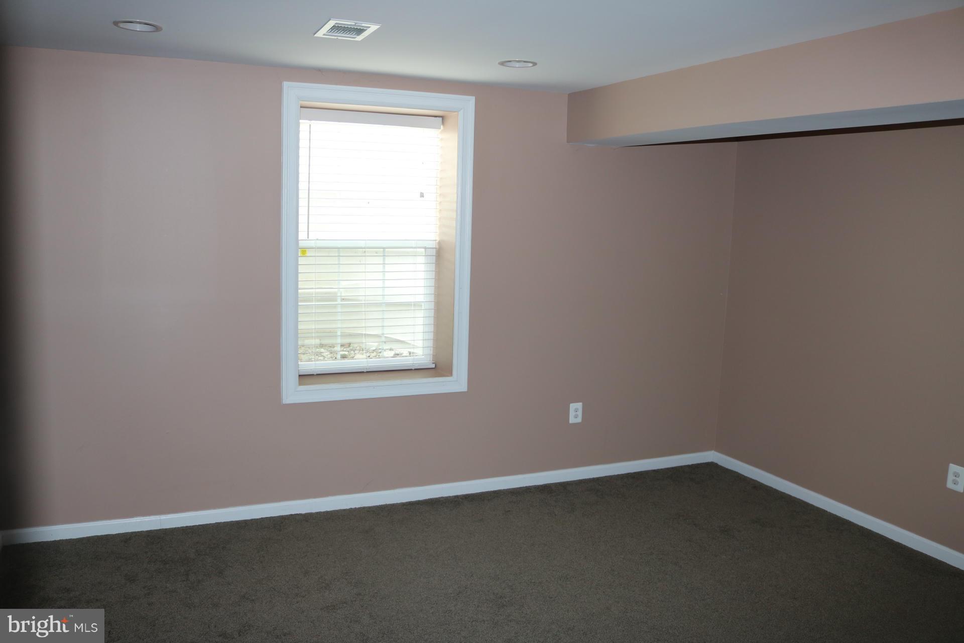 LITTLE RIVER COMMONS - Residential Lease