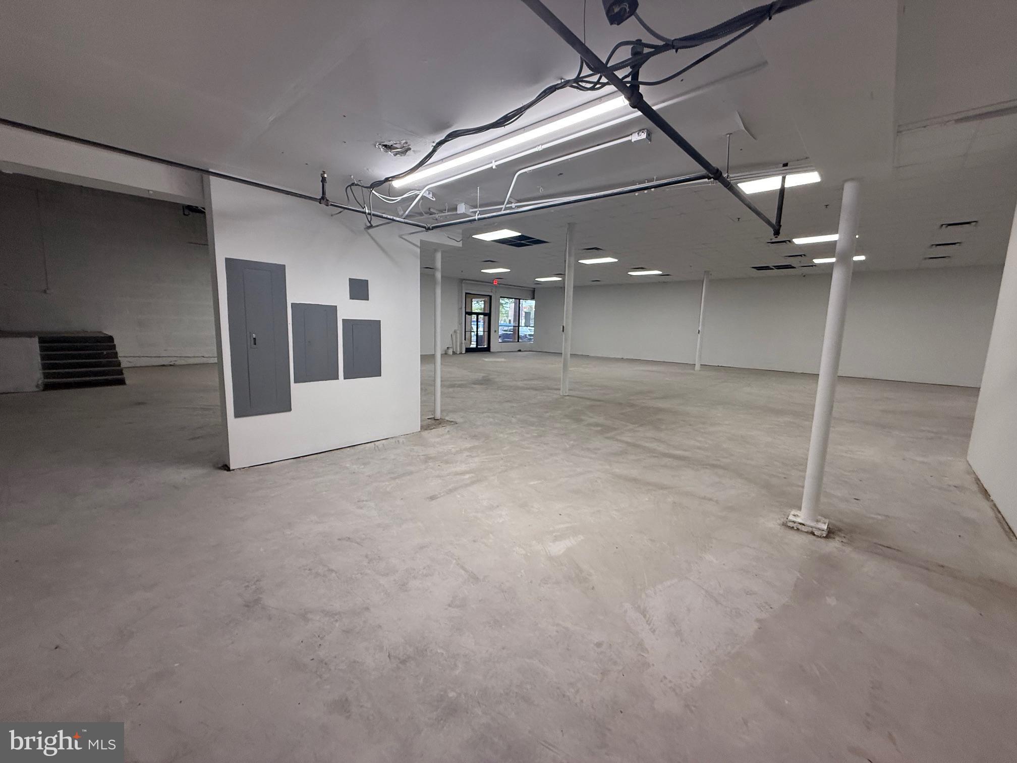 2321 UNIVERSITY BOULEVARD W